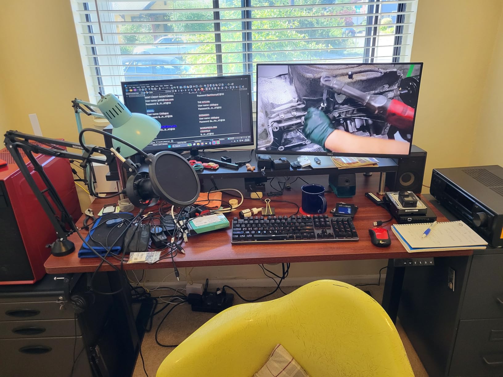 FLEXISPOT EN1 Whole-Piece Standing Desk 48 x 24 Inches Electric Height Adjustable Desk for Home Office (Black Frame + Black Table Top) - Customer Photo 1