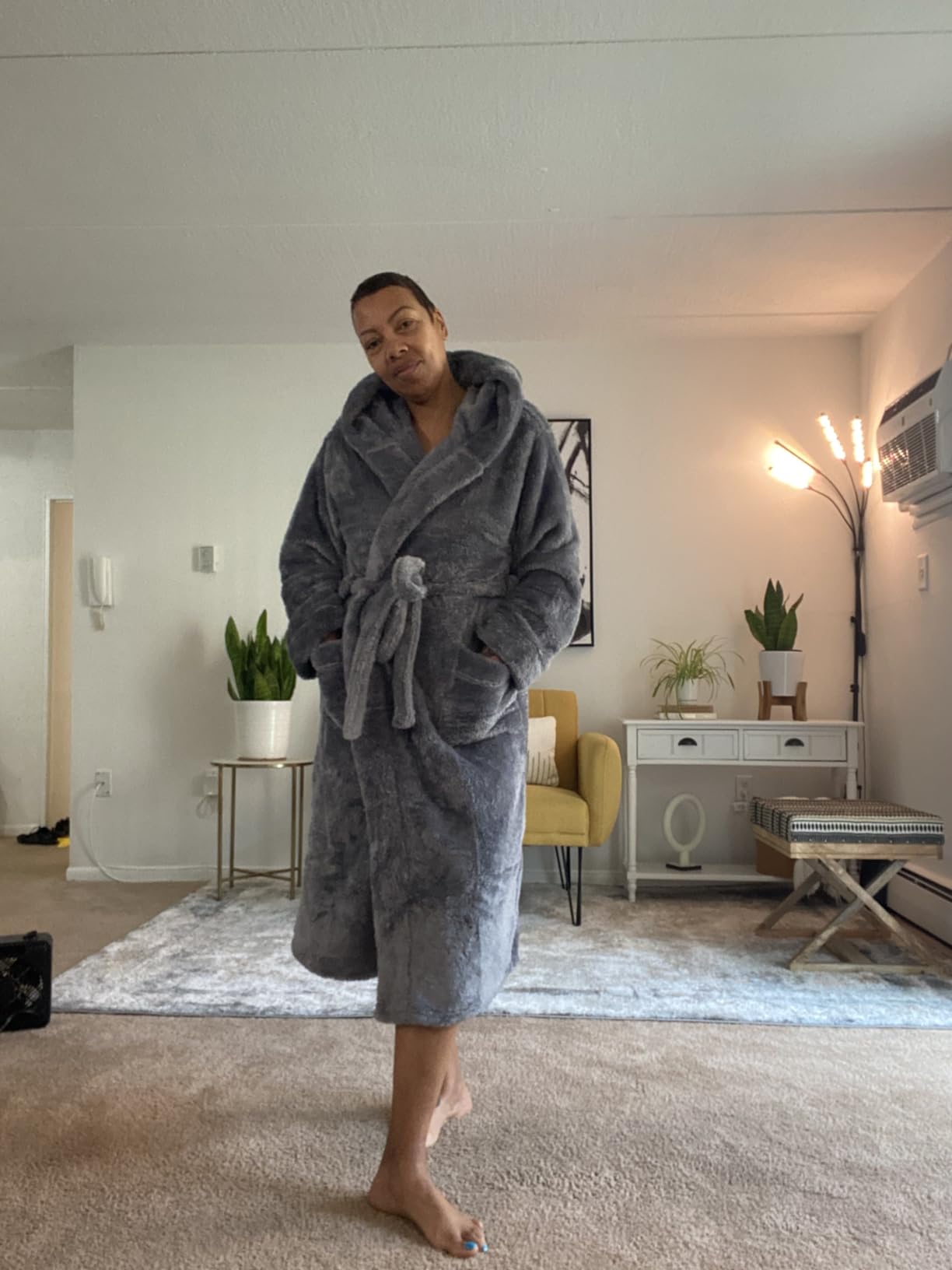 PAVILIA Women Hooded Plush Soft Robe | Fluffy Warm Fleece Sherpa Shaggy Bathrobe Customer Review PAVILIA Women Hooded Plush Soft Robe | Fluffy Warm Fleece Sherpa Shaggy Bathrobe - Customer Photo 1