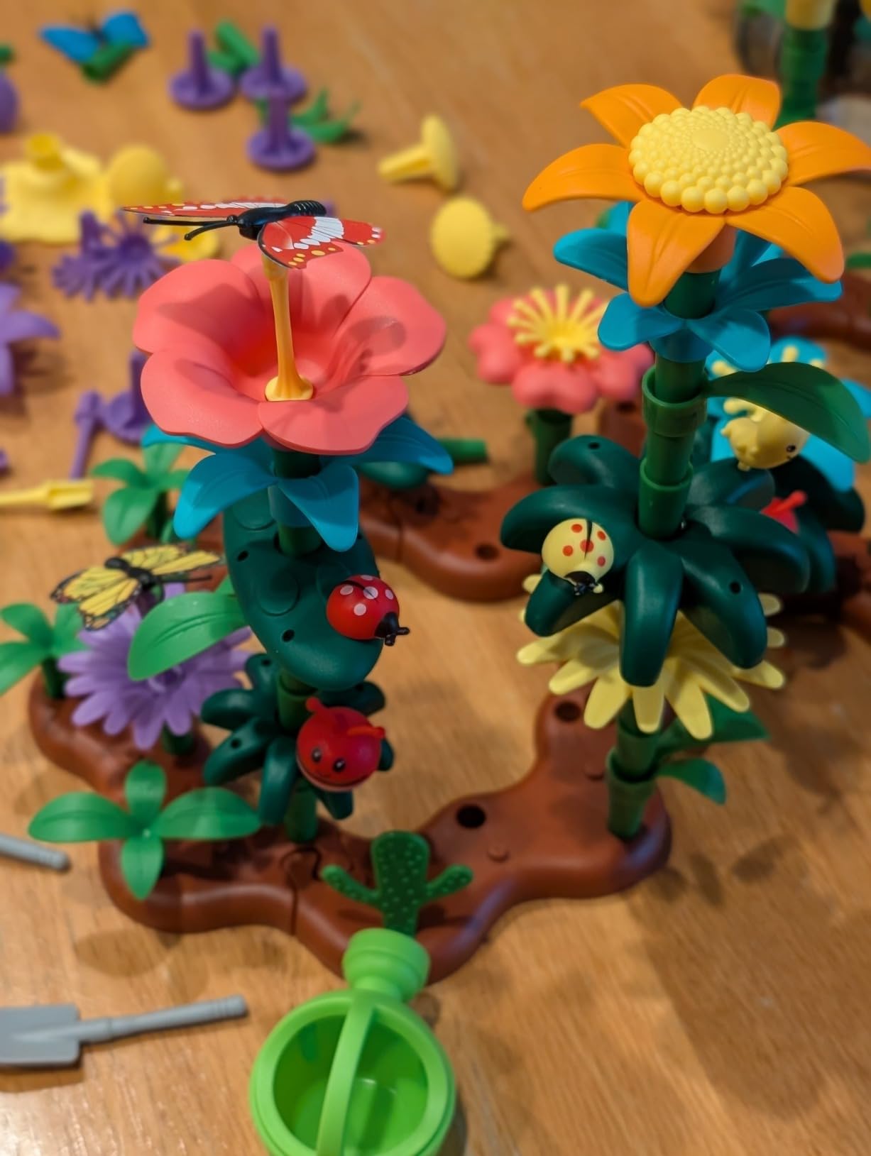 Scientoy Flower Garden Building Toys, Girl Toys Build a Garden, 130 PCS Flower Pretend Gardening Gift for Kids, Floral Arrangement Playset for Age 3-7 Year Old Child Educational Activity - Customer Photo 2