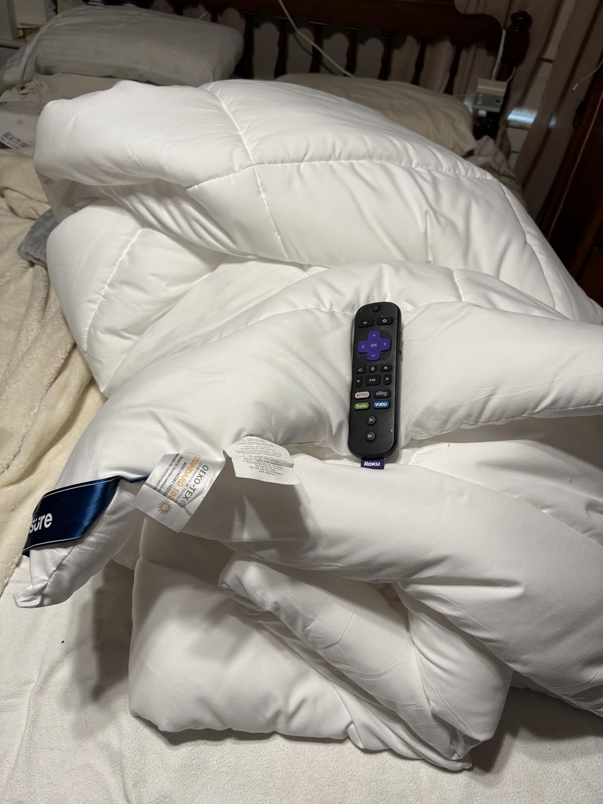 Bedsure Comforter Duvet Insert - Quilted Comforters Queen Size, All Season Duvet, GentleSoft Down Alternative Bedding, with 8 Tabs, Gifts for Women/Men, Black, Queen 88 x 88 Inches Customer Review Bedsure Comforter Duvet Insert - Quilted Comforters Queen Size, All Season Duvet, GentleSoft Down Alternative Bedding, with 8 Tabs, Gifts for Women/Men, Black, Queen 88 x 88 Inches - Customer Photo 1