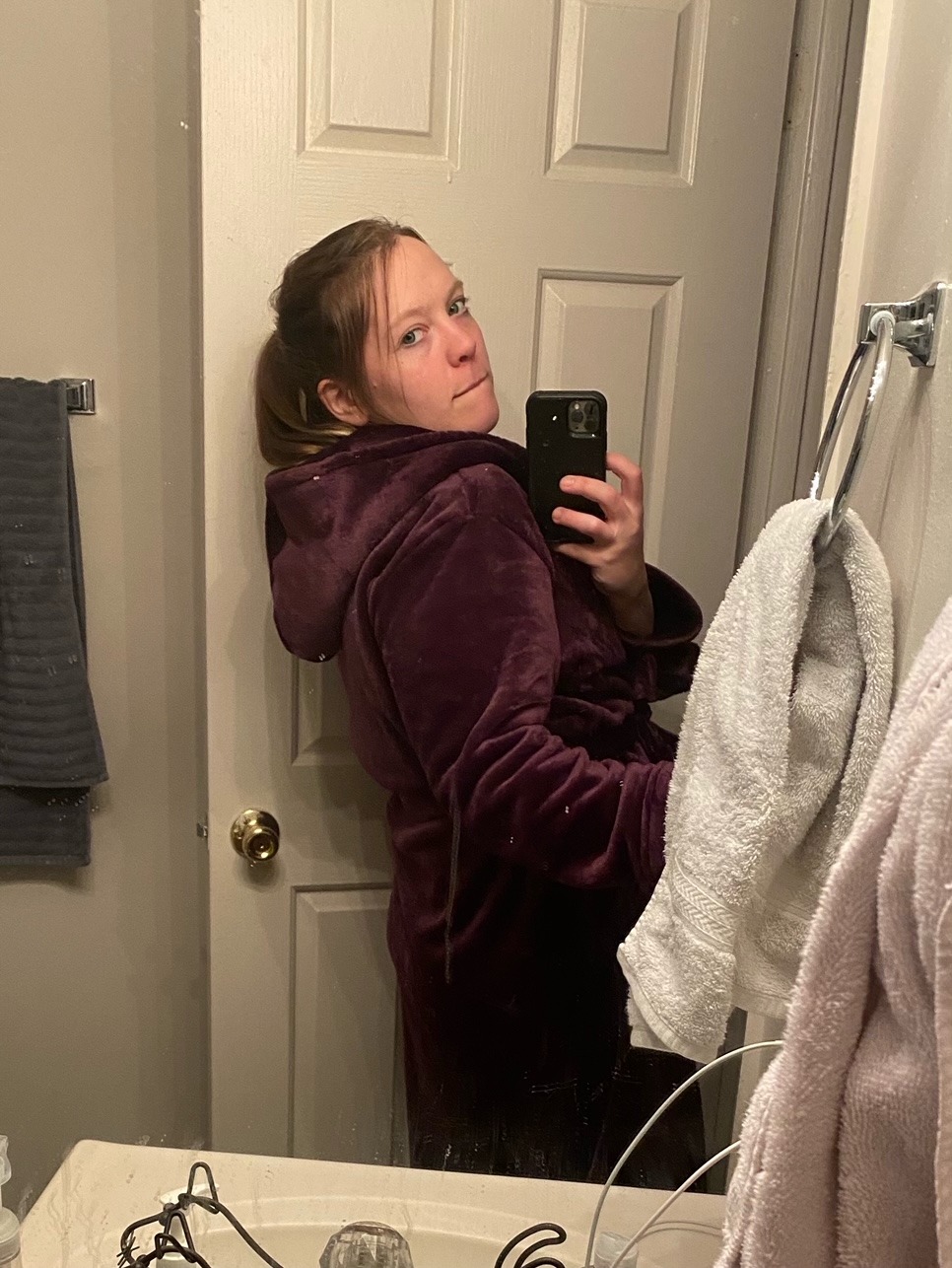 Turquaz Oversize Plush Robes For Women, Soft Warm Fleece Bathrobe for Women Customer Review Turquaz Oversize Plush Robes For Women, Soft Warm Fleece Bathrobe for Women - Customer Photo 2