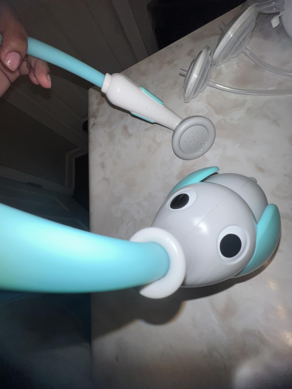 Yookidoo Baby Bath Shower Head - Elephant Water Pump with Trunk Spout Rinser - Control Water Flow from 2 Elephant Trunk Knobs for Maximum Fun in Tub or Sink for Newborn Babies - Customer Photo 2