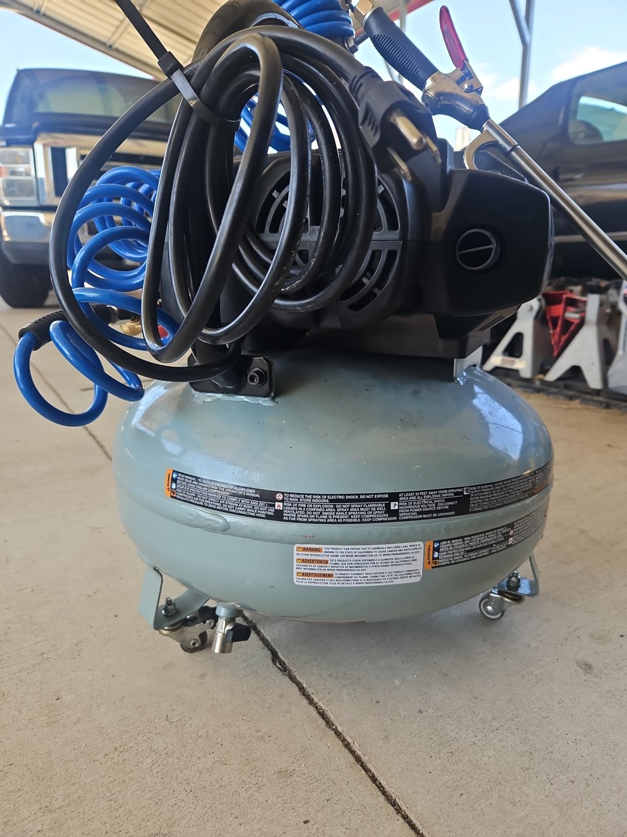 Metabo HPT Air Compressor, THE TANK, Portable Pancake Air Compressor 200 PSI, 6 Gallon Tank, Versatile for Use with Framing, Siding, Finish, Brad or Roofing Nailers, EC914S - Customer Photo 2