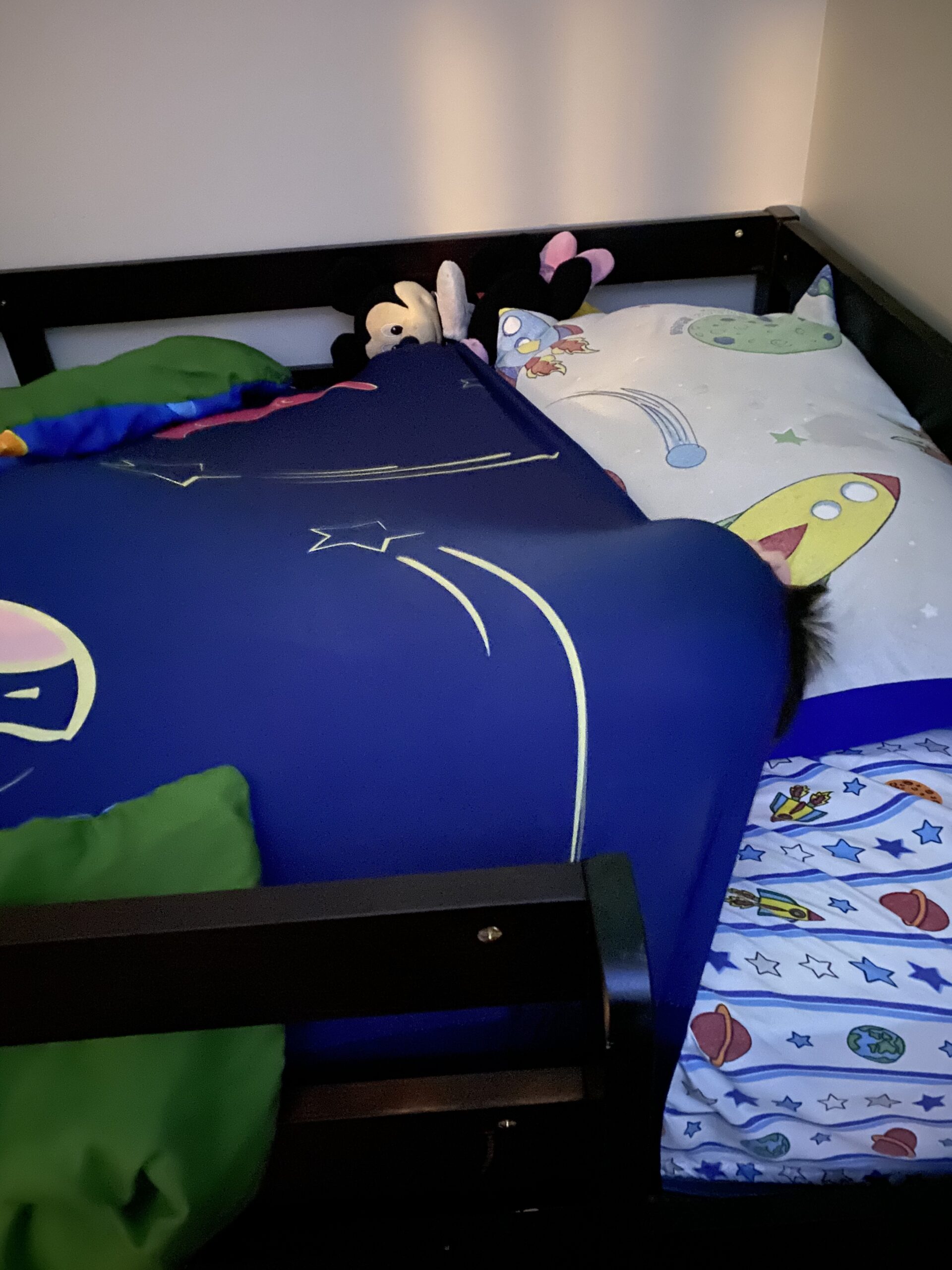 FRIENDLY CUDDLE Sensory Compression Sheet, Stretchy Fabric, Twin Size 39W x 75L inches, Machine Washable (Rocketship, Twin) - Customer Photo 2