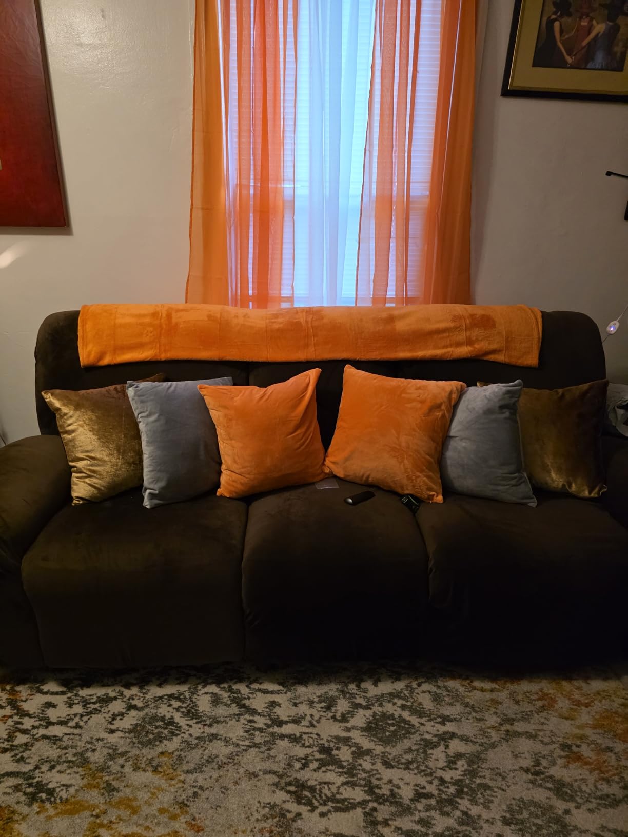 BEDELITE Fleece Blanket Black Throw Blankets for Couch & Bed, Luxury Plush Cozy Fuzzy Blanket 50x60 inches, Super Soft Warm Lightweight Throw Blanket for Travel Camping - Customer Photo 2