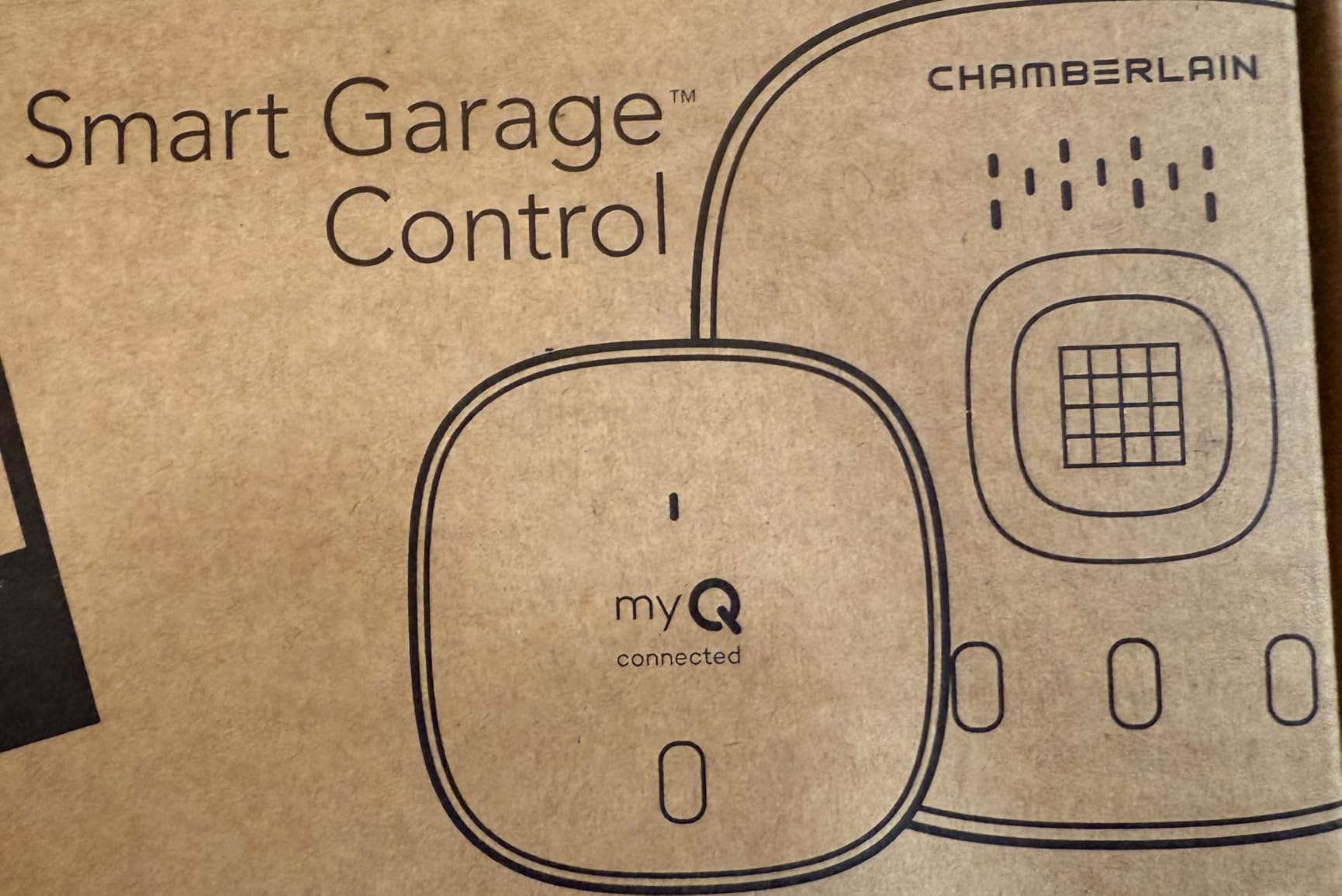 CHAMBERLAIN Smart Garage Control - Wireless Garage Hub and Sensor with Wifi & Bluetooth - Smartphone Controlled, myQ-G0401-ES, White Customer Review CHAMBERLAIN Smart Garage Control - Wireless Garage Hub and Sensor with Wifi & Bluetooth - Smartphone Controlled, myQ-G0401-ES, White - Customer Photo 2