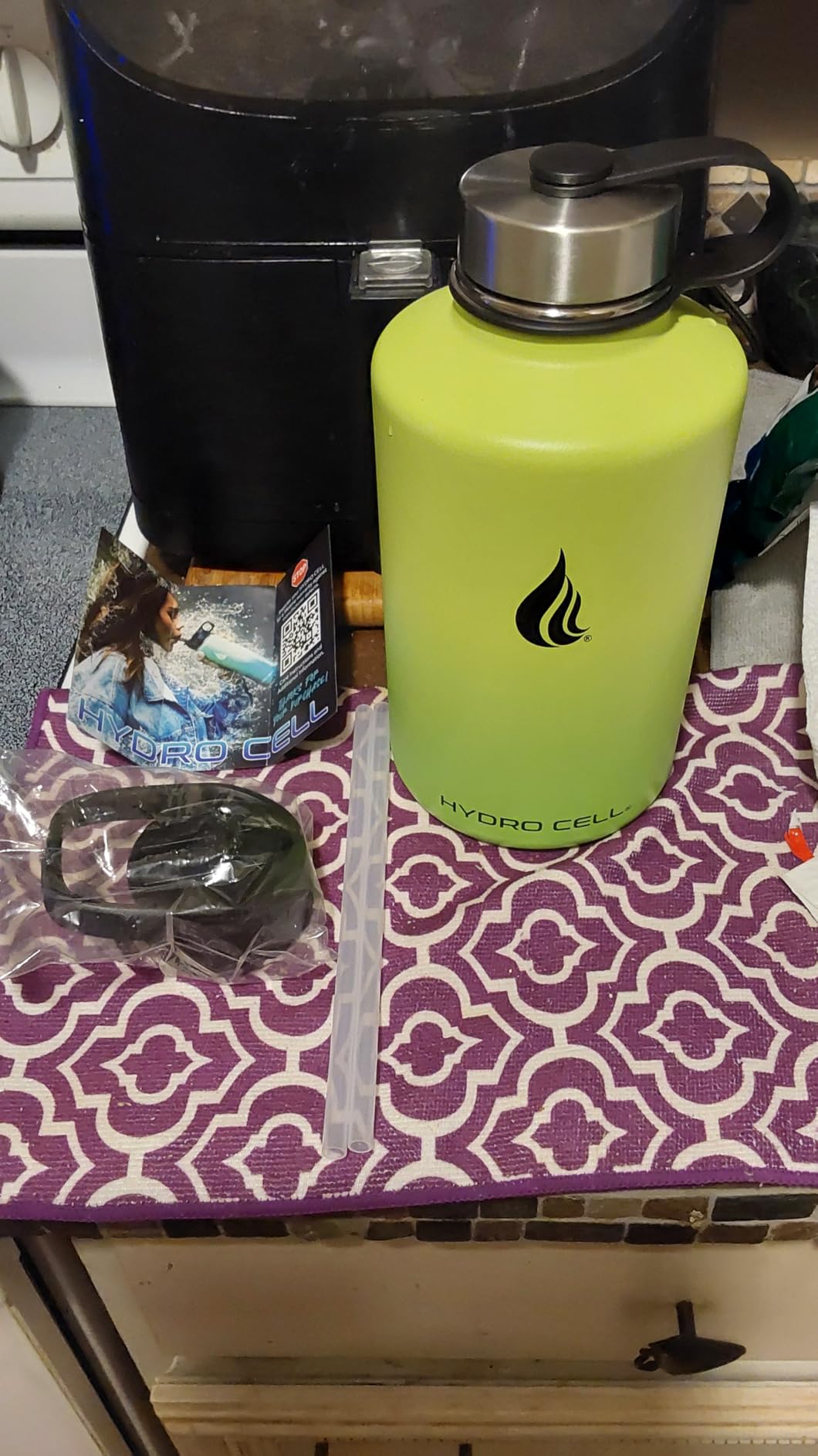 HYDRO CELL Stainless Steel Insulated Water Bottle with Straw - For Cold & Hot Drinks - Metal Vacuum Flask with Screw Cap and Modern Leakproof Sport Thermos for Kids & Adults (Fuchsia 64oz) Customer Review HYDRO CELL Stainless Steel Insulated Water Bottle with Straw - For Cold & Hot Drinks - Metal Vacuum Flask with Screw Cap and Modern Leakproof Sport Thermos for Kids & Adults (Fuchsia 64oz) - Customer Photo 1