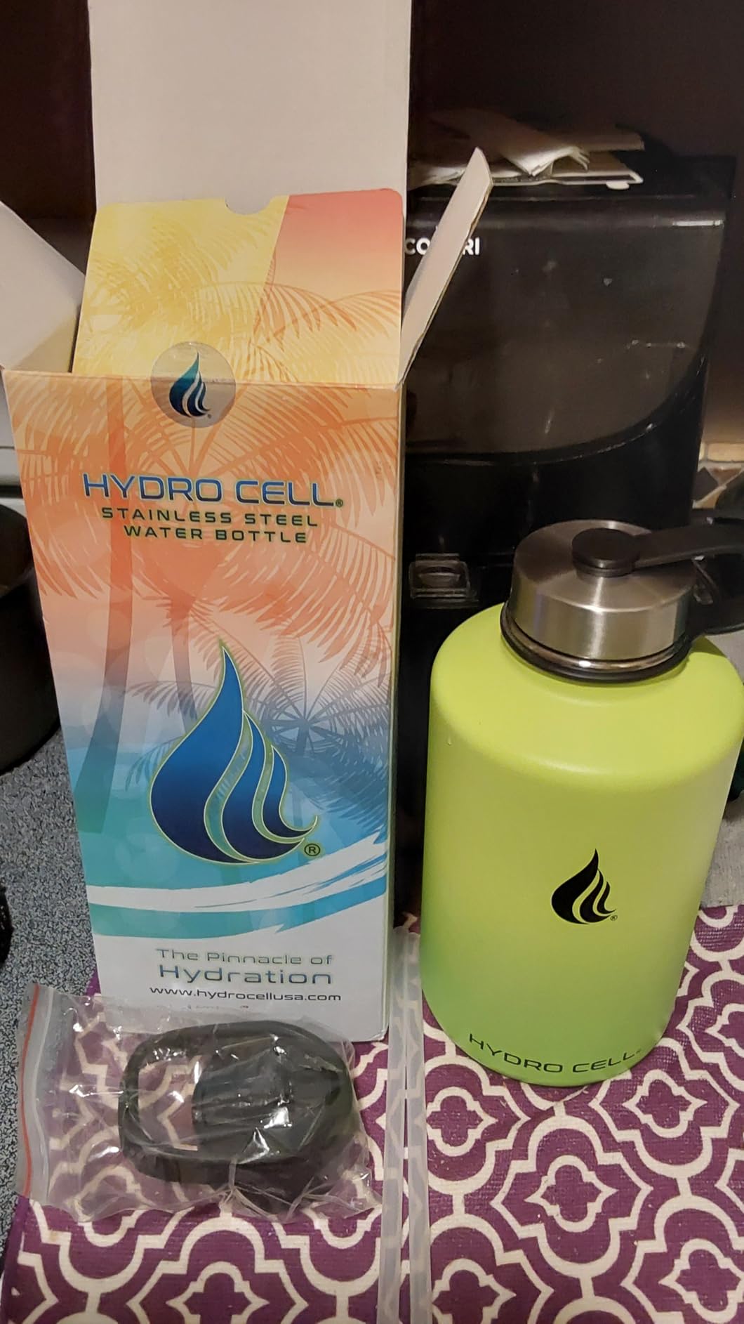 HYDRO CELL Stainless Steel Insulated Water Bottle with Straw - For Cold & Hot Drinks - Metal Vacuum Flask with Screw Cap and Modern Leakproof Sport Thermos for Kids & Adults (Fuchsia 64oz) Customer Review HYDRO CELL Stainless Steel Insulated Water Bottle with Straw - For Cold & Hot Drinks - Metal Vacuum Flask with Screw Cap and Modern Leakproof Sport Thermos for Kids & Adults (Fuchsia 64oz) - Customer Photo 2