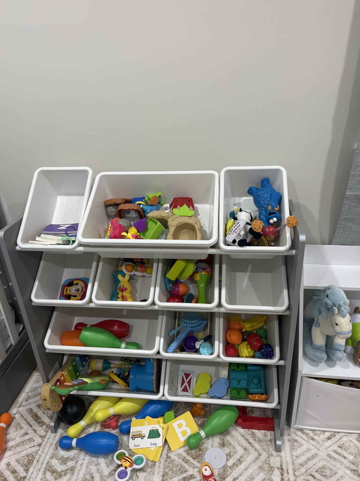Humble Crew Kids Toy Storage Organizer with 12 Plastic Bins, Natural Wood/White – Removable Bins for Playroom, Bedroom, Toddler Furniture for Boys and Girls Ages Customer Review Humble Crew Kids Toy Storage Organizer with 12 Plastic Bins, Natural Wood/White – Removable Bins for Playroom, Bedroom, Toddler Furniture for Boys and Girls Ages - Customer Photo 4