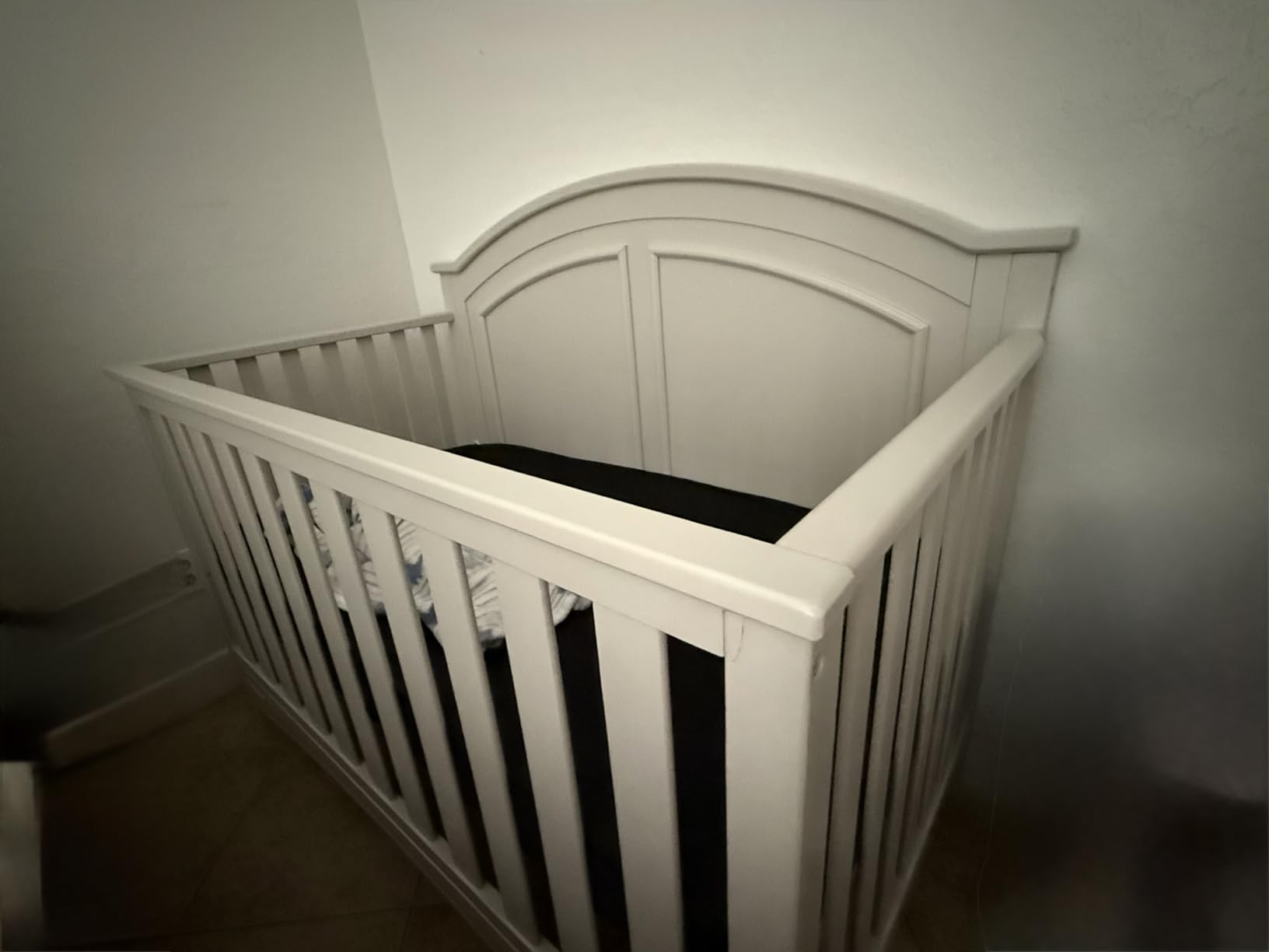 Delta Children Perry 6-in-1 Convertible Crib - Greenguard Gold Certified, Bianca White - Customer Photo 1