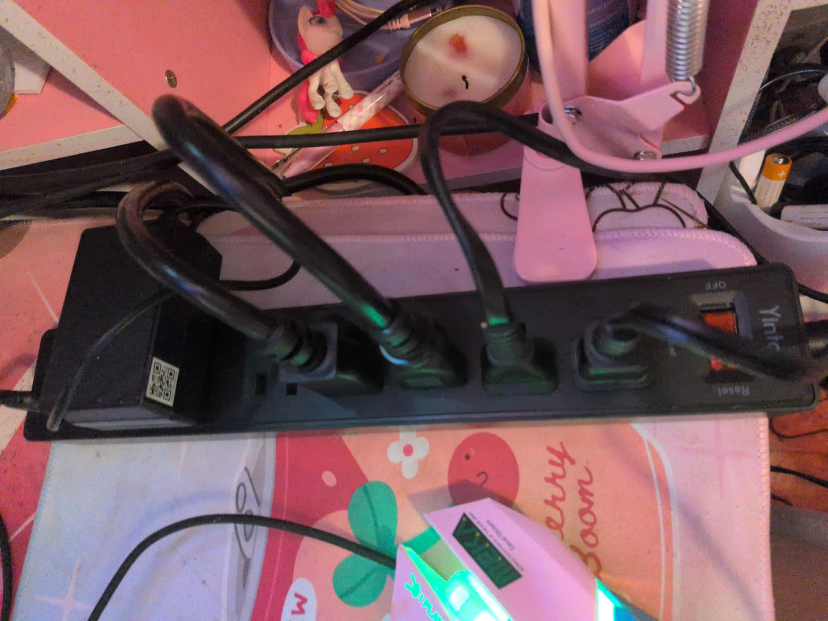 6Ft Power Strip Surge Protector - Yintar Extension Cord with 6 AC Outlets and 3 USB Ports for for Home, Office, Dorm Essentials, 1680 Joules, ETL Listed, (Black) Customer Review 6Ft Power Strip Surge Protector - Yintar Extension Cord with 6 AC Outlets and 3 USB Ports for for Home, Office, Dorm Essentials, 1680 Joules, ETL Listed, (Black) - Customer Photo 3