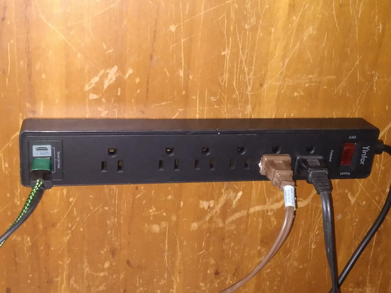 6Ft Power Strip Surge Protector - Yintar Extension Cord with 6 AC Outlets and 3 USB Ports for for Home, Office, Dorm Essentials, 1680 Joules, ETL Listed, (Black) Customer Review 6Ft Power Strip Surge Protector - Yintar Extension Cord with 6 AC Outlets and 3 USB Ports for for Home, Office, Dorm Essentials, 1680 Joules, ETL Listed, (Black) - Customer Photo 5