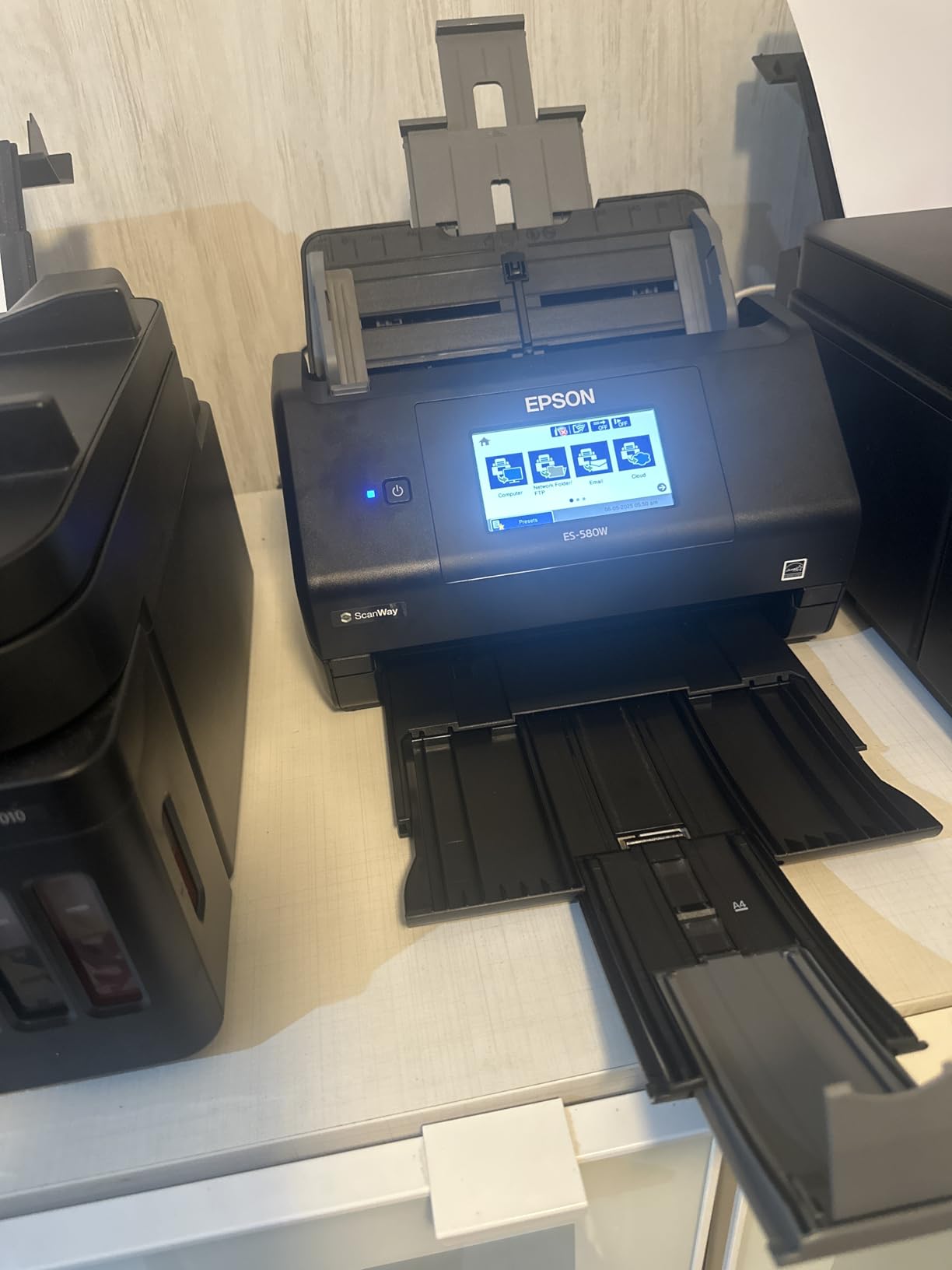 Epson Workforce ES-580W Wireless Color Duplex Desktop Document Scanner for PC and Mac with 100-sheet Auto Document Feeder (ADF) and Intuitive 4.3