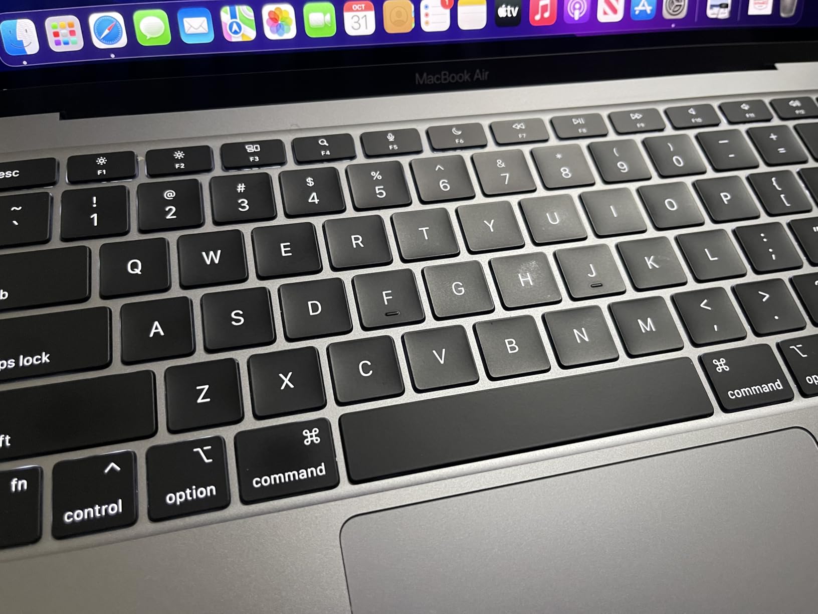 Apple MacBook Air Late 2020 with Apple M1 Chip (13.3 inch, 8GB RAM, 256GB SSD) Space Gray (Renewed) - Customer Photo 1