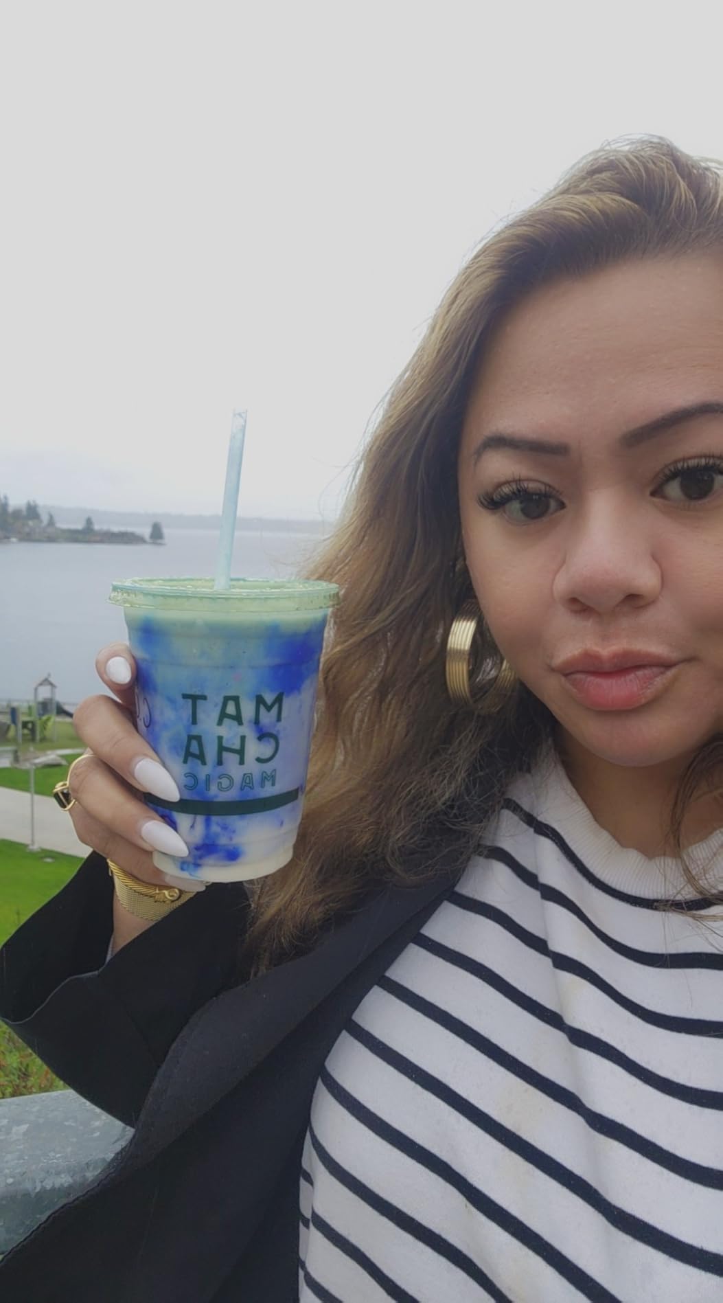 Amazon Essentials womens French Terry Fleece Crewneck Sweatshirt with Sleeve Detail Customer Review Amazon Essentials womens French Terry Fleece Crewneck Sweatshirt with Sleeve Detail - Customer Photo 1