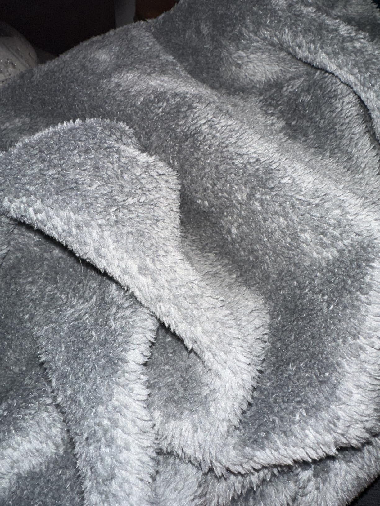 Utopia Bedding Fleece Blanket Queen Size Black 300GSM Luxury Anti-Static Fuzzy Soft Microfiber Bed Blanket (90x90 Inch) - Customer Photo 1