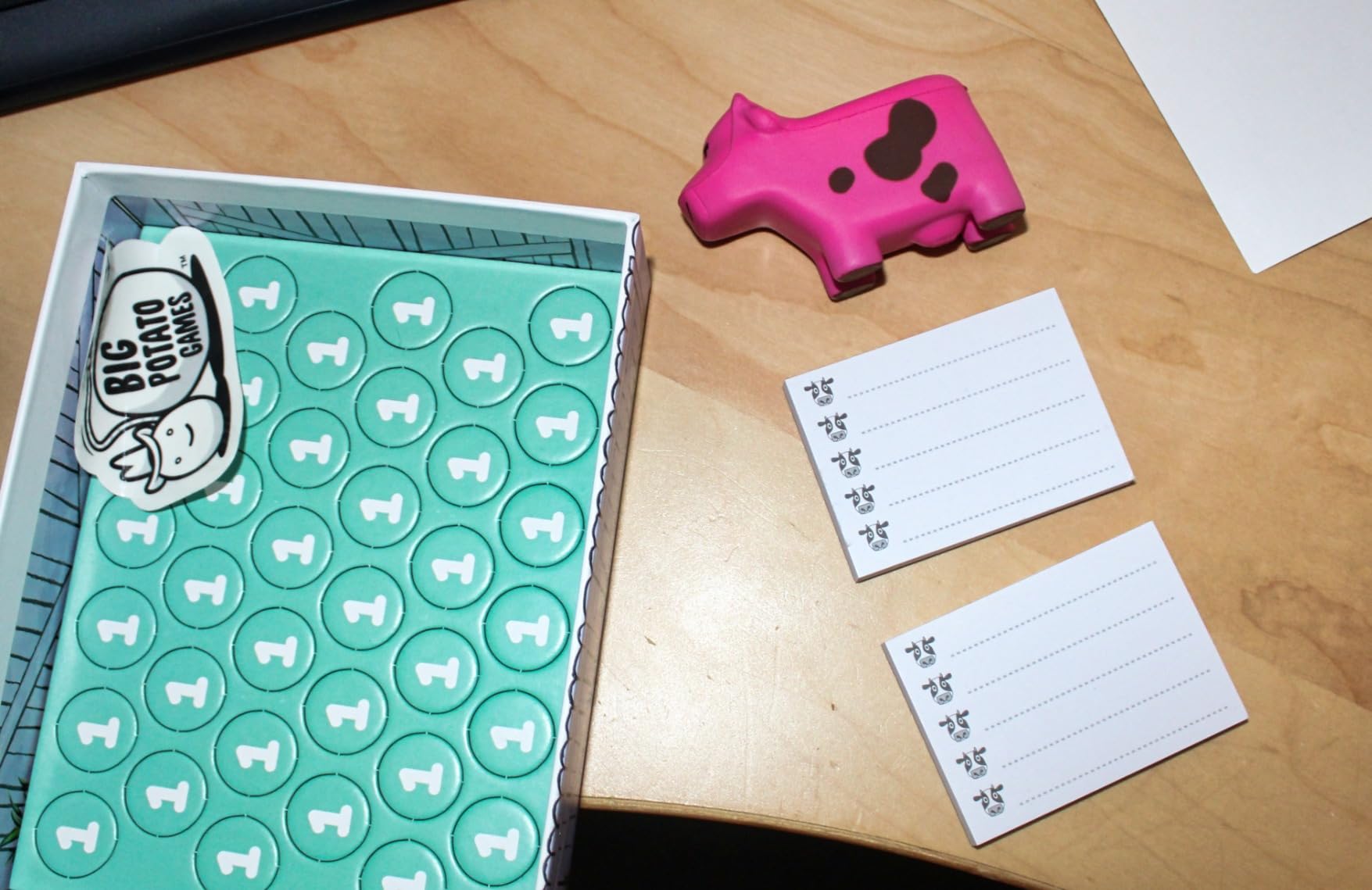 Herd Mentality: Udderly Funny Family Board Game | Easy & Fun for Big Groups of 4-20 Players | Includes 20 Extra Exclusive Questions - Customer Photo 2