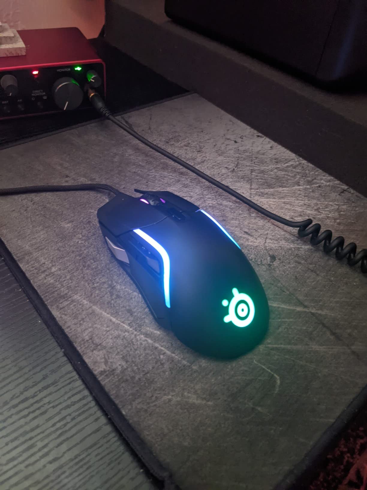 SteelSeries Rival 5 Gaming Mouse with PrismSync RGB Lighting and 9 Programmable Buttons – FPS, MOBA, MMO, Battle Royale – 18,000 CPI TrueMove Air Optical Sensor - Black - Customer Photo 3