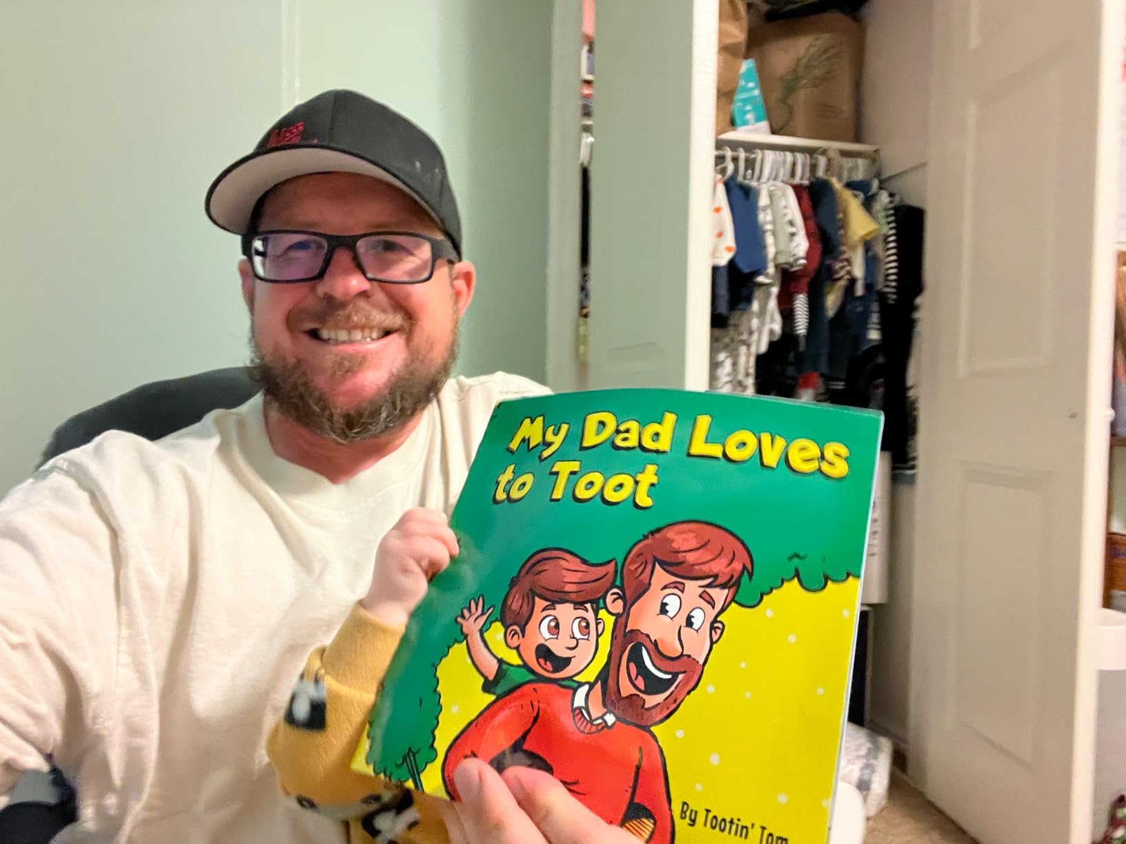 My Dad Loves to Toot: A Hilarious Rhyming Story Book About Farting For Fathers to Enjoy With Their Kids Customer Review My Dad Loves to Toot: A Hilarious Rhyming Story Book About Farting For Fathers to Enjoy With Their Kids - Customer Photo 3