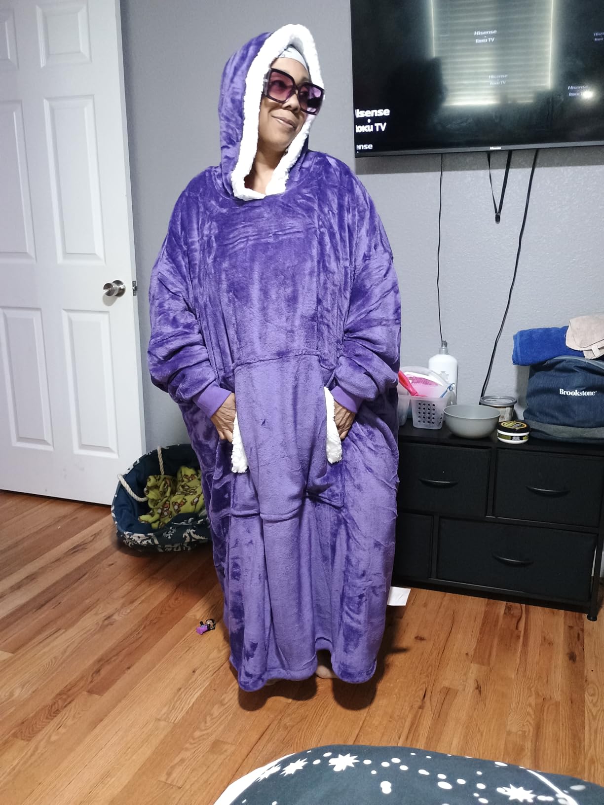 yescool Wearable Blanket Hoodie - Birthday Christmas Gifts for Women Mom Girlfriend, Oversized Flannel Sherpa Cozy Hooded Blanket Sweatshirt Adult With Hood Pocket & Sleeves, One Size Fits All (Grey) - Customer Photo 2