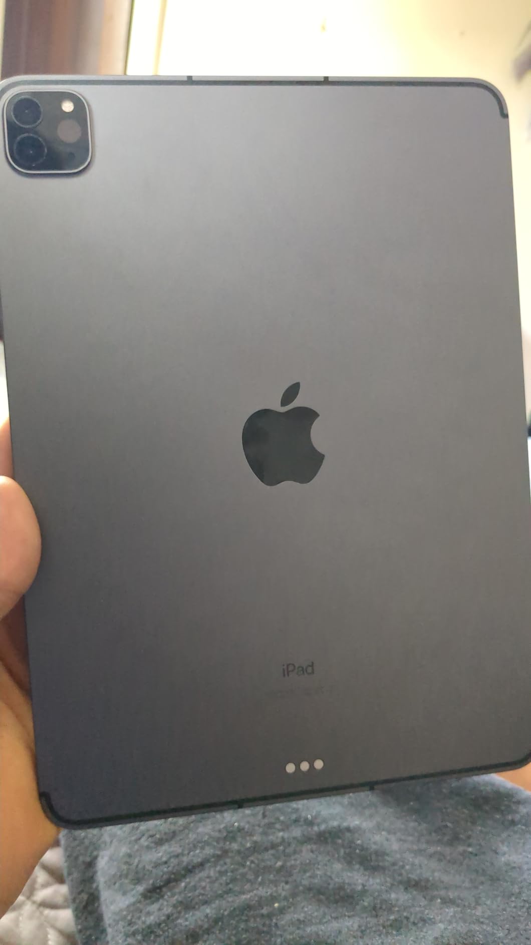 Apple 2021 11-inch iPad Pro (Wi-Fi, 256GB) - Space Gray (Renewed) Customer Review Apple 2021 11-inch iPad Pro (Wi-Fi, 256GB) - Space Gray (Renewed) - Customer Photo 3