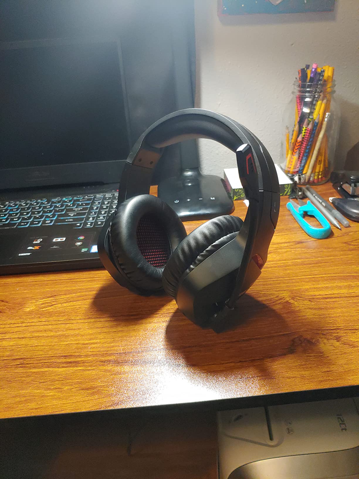 BINNUNE Wireless Gaming Headset with 2.4GHz for PS5, PS4, PC, Switch, FPS Gamers, 120Hrs+ Bluetooth 5.3 Gaming Headsets with Noise Canceling Mic, 50MM Headphones for Laptop, Mobile, Mac (Red) - Customer Photo 2