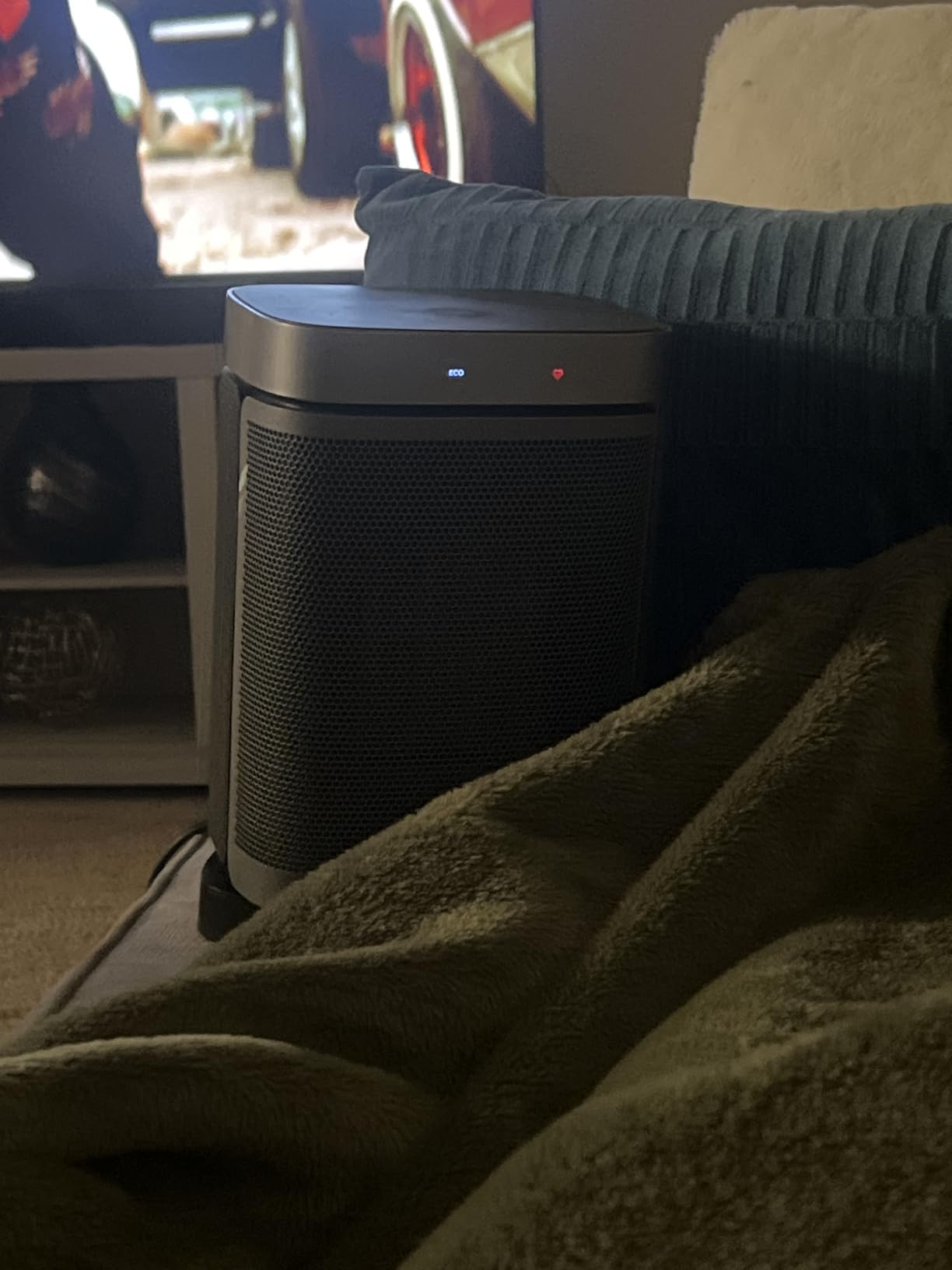 Dreo Space Heater, 1500W Portable Electric Heaters for Indoor Use, PTC Ceramic Heater for Office with Remote, Thermostat, 70°Oscillation, 12H Timer, 5 Modes, Safe Quiet Room Heater for Bedroom - Customer Photo 1