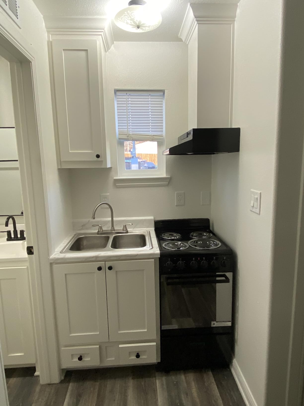 Premium Levella PRE2027GB 20 in Freestanding Electric Range with 4 Coil Burners and 2.2 Cu. Ft. Single Oven Capacity with Lower Storage Drawer in Black - Customer Photo 1