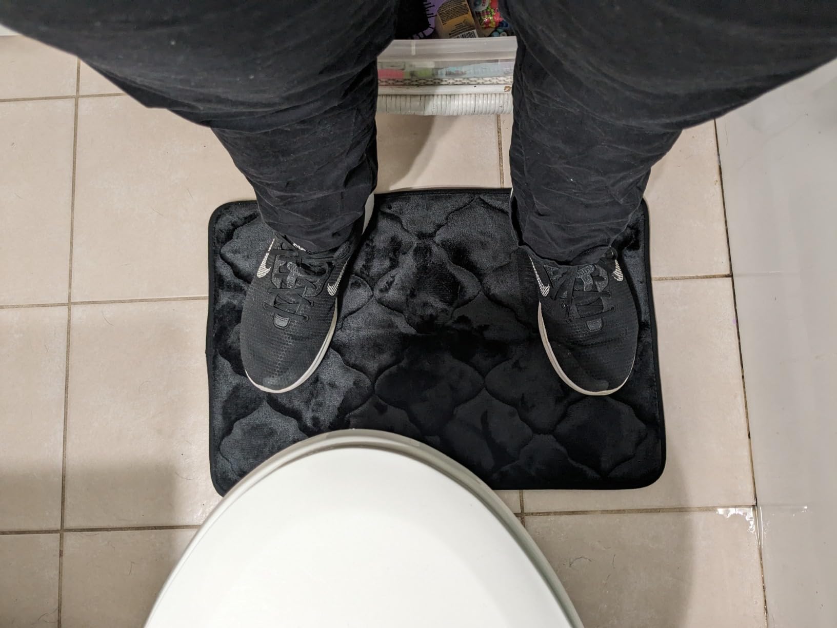 OLANLY Memory Foam Bath Mat Rug 24x16, Ultra Soft and Absorbent Bathroom Rugs, Non-Slip, Comfortable, Machine Washable Bath Carpet for Bathroom Floor, Tub, Shower and Home Decor Accessories, Black - Customer Photo 1