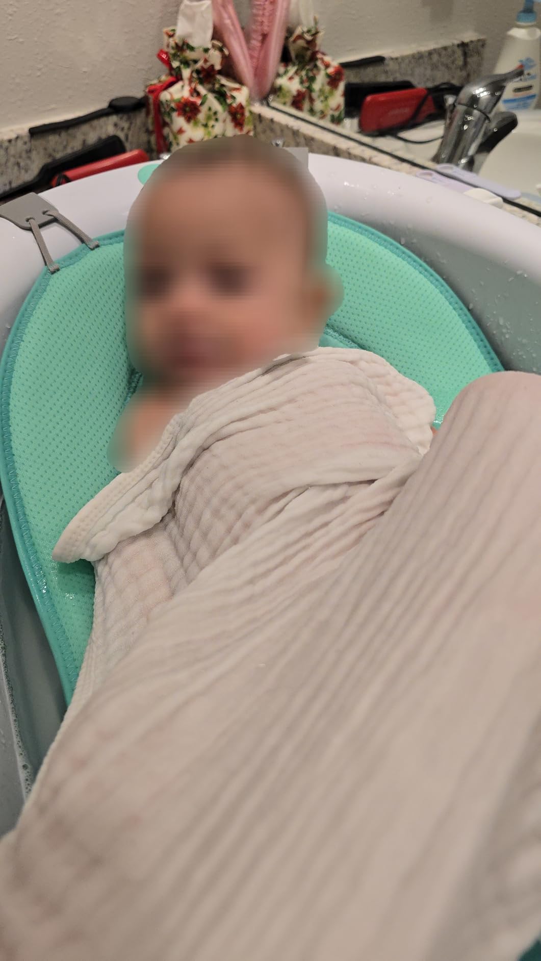 Frida Baby 4-in-1 Grow-with-Me Baby Bathtub, Baby Tub for Newborns to Toddler with Removable Bath Seat & Backrest for Bath Support in Tub - Customer Photo 1