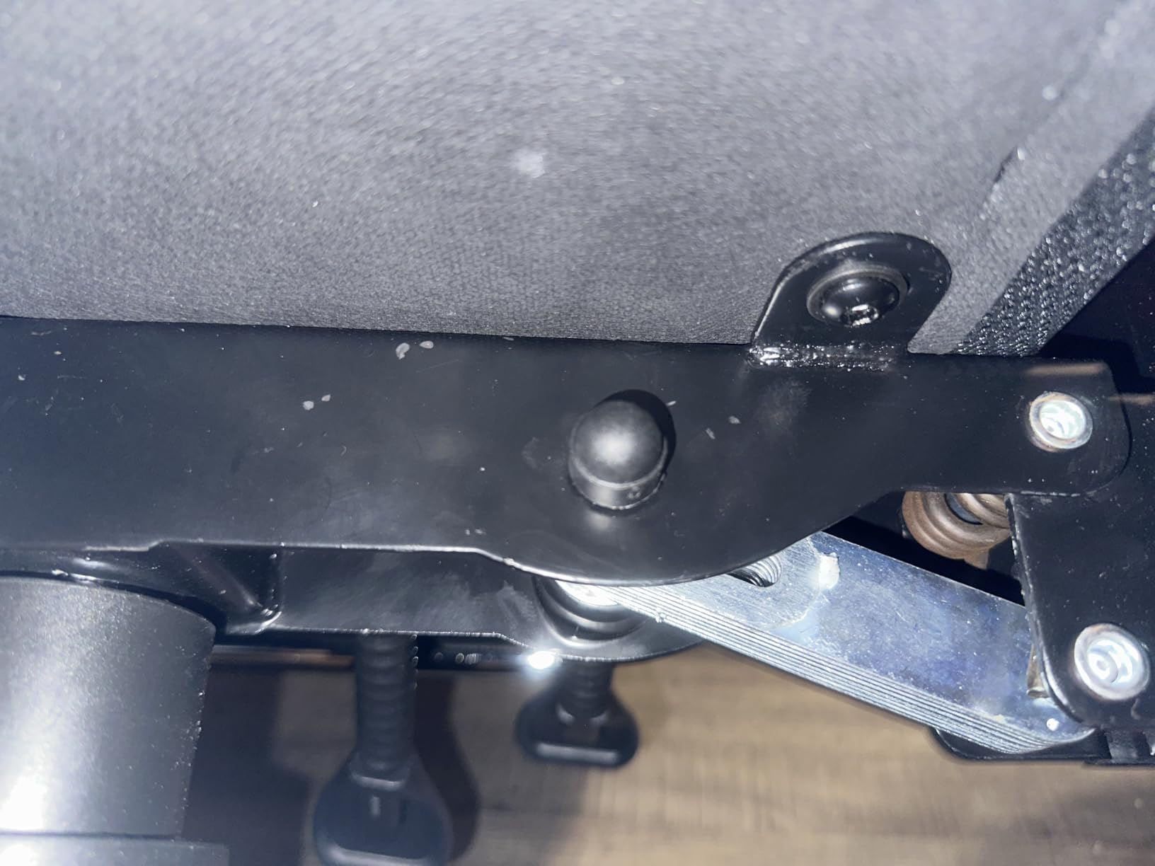 LEMBERI Video Game Chairs with footrest, Big and Tall Gamer Chair for Adults, 400lb Capacity, Racing Style Computer Chair with Headrest and Lumbar Support - Customer Photo 5