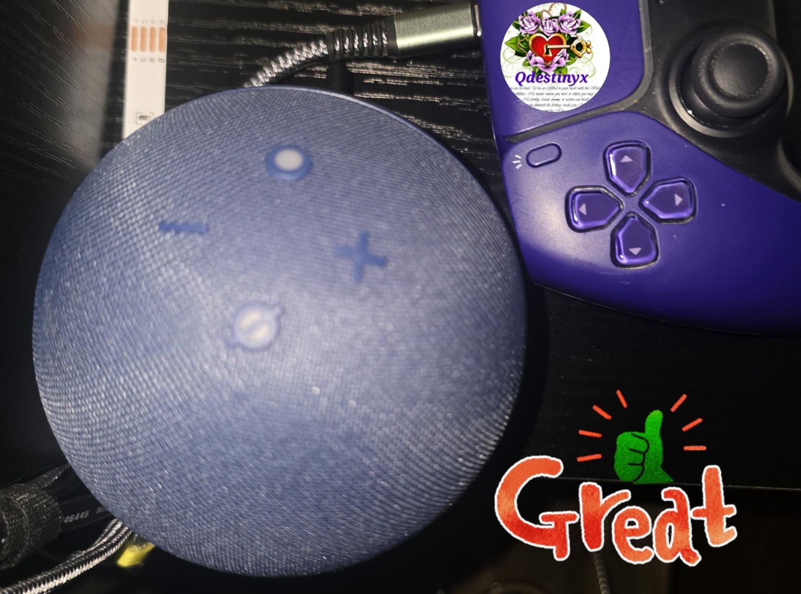 Amazon Echo Dot, Vibrant sounding Alexa speaker, Great for bedrooms, dining rooms and offices, Charcoal - Customer Photo 4