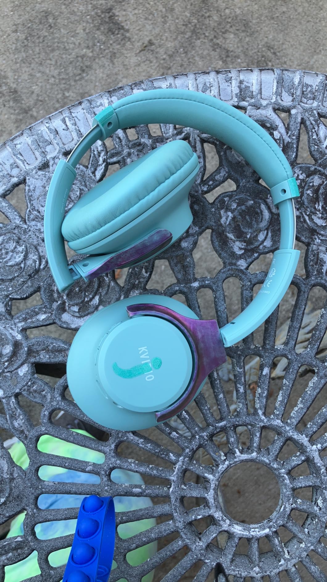 KVIDIO Bluetooth Headphones Over Ear, 65 Hours Playtime Wireless Headphones with Microphone, Foldable Lightweight Headset with Deep Bass, HiFi Stereo Sound Low Latency for Travel Work Cellphone Customer Review KVIDIO Bluetooth Headphones Over Ear, 65 Hours Playtime Wireless Headphones with Microphone, Foldable Lightweight Headset with Deep Bass, HiFi Stereo Sound Low Latency for Travel Work Cellphone - Customer Photo 2