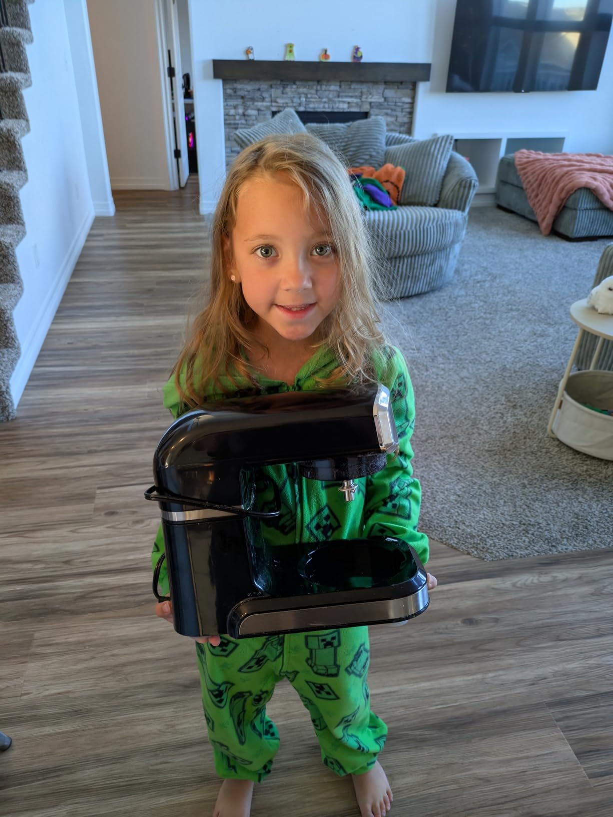 Kitchen in the box Stand Mixer,3.2Qt Small Electric Food Mixer,6 Speeds Portable Lightweight Kitchen Mixer for Daily Use with Egg Whisk,Dough Hook,Flat Beater (Blue) Customer Review Kitchen in the box Stand Mixer,3.2Qt Small Electric Food Mixer,6 Speeds Portable Lightweight Kitchen Mixer for Daily Use with Egg Whisk,Dough Hook,Flat Beater (Blue) - Customer Photo 4