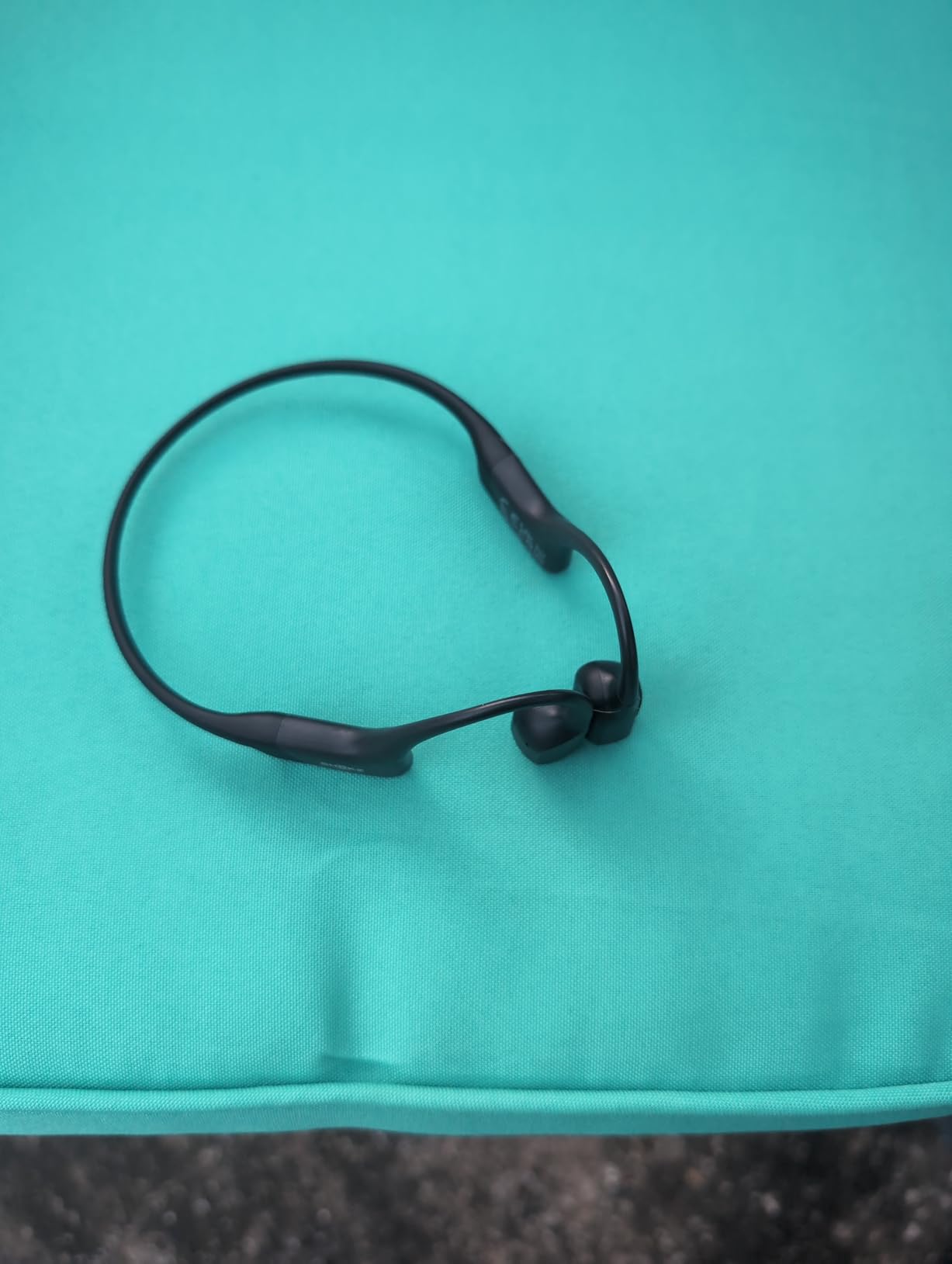 SHOKZ OpenRun Bone Conduction Headphones,Open-Ear Bluetooth Wireless Sport Headphones for Running & Workout,Sweat Resistant, Long 8H Playtime,Mic,Hair Band-Standard-Black - Customer Photo 2