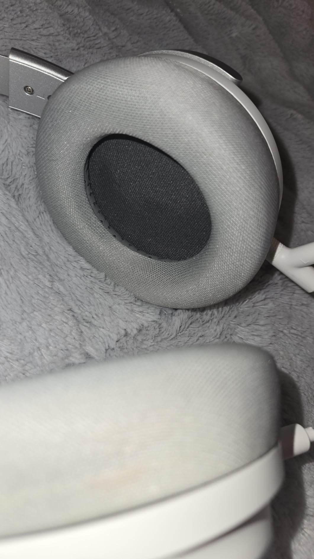 Corsair Virtuoso RGB Wireless XT Multiplatform Gaming Headset with Bluetooth - Dolby Atmos - Broadcast Quality Microphone - iCUE Compatible- PC, Mac, PS5, PS4, Nintendo Switch, Mobile - Black - Customer Photo 1