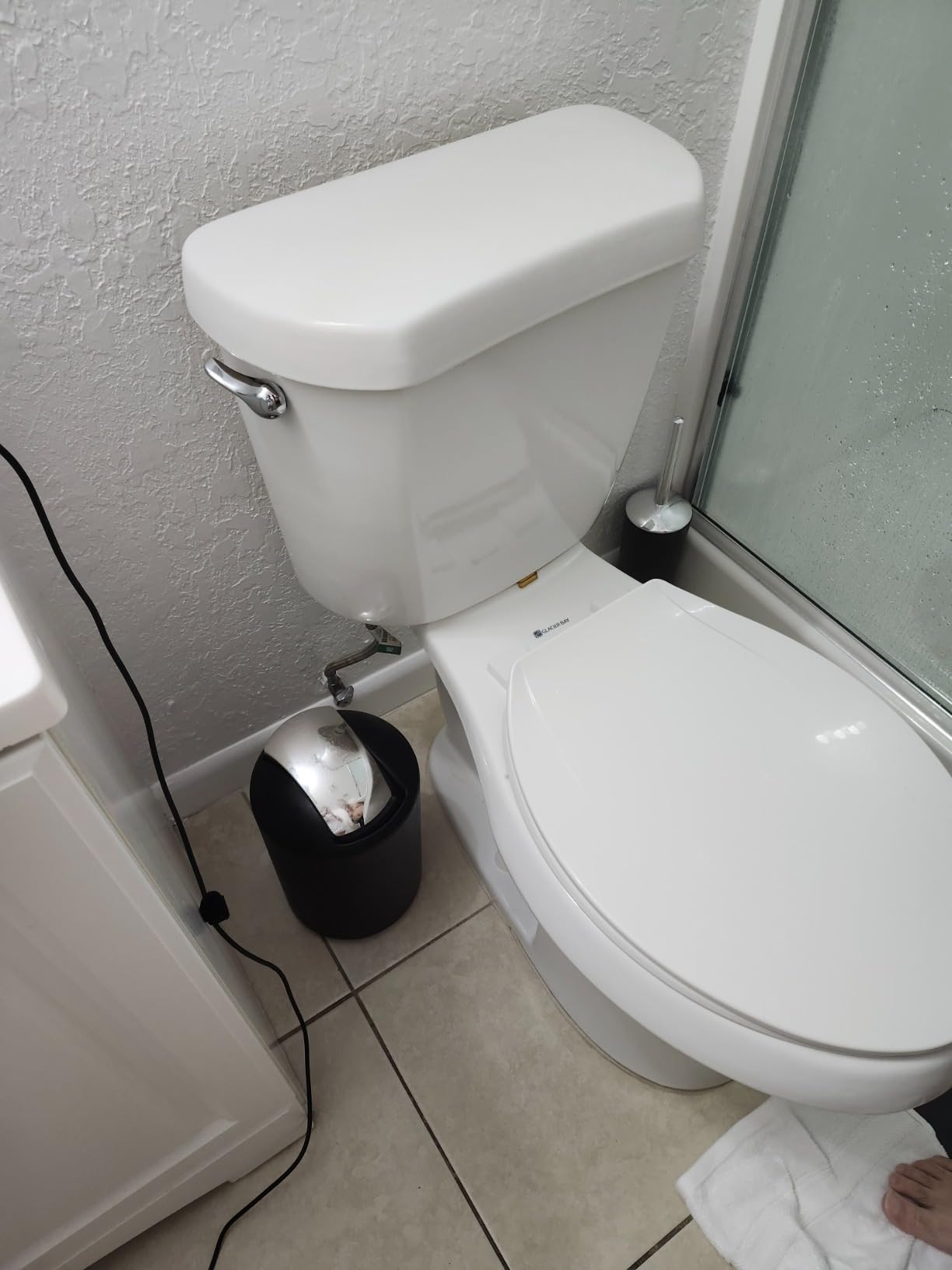 Moss & Stone 6 pcs Bathroom Accessories Set Includes Soap Dispenser, Toothbrush Holder, Toothbrush Cup, Soap Dish, A Complete Decor Black Set - Customer Photo 2