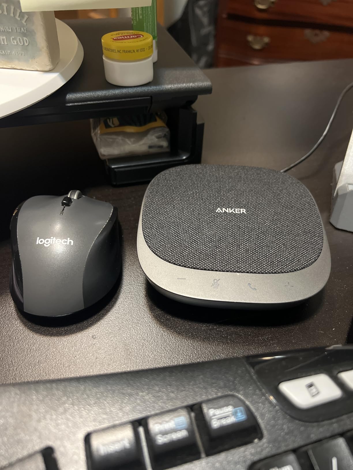 Anker PowerConf S330 USB Speakerphone, Conference Microphone for Home Office, Smart Voice Enhancement, Plug and Play, 360° Voice Coverage, Powerful Sound, Desktop PC Speaker, Online Meetings Customer Review Anker PowerConf S330 USB Speakerphone, Conference Microphone for Home Office, Smart Voice Enhancement, Plug and Play, 360° Voice Coverage, Powerful Sound, Desktop PC Speaker, Online Meetings - Customer Photo 1