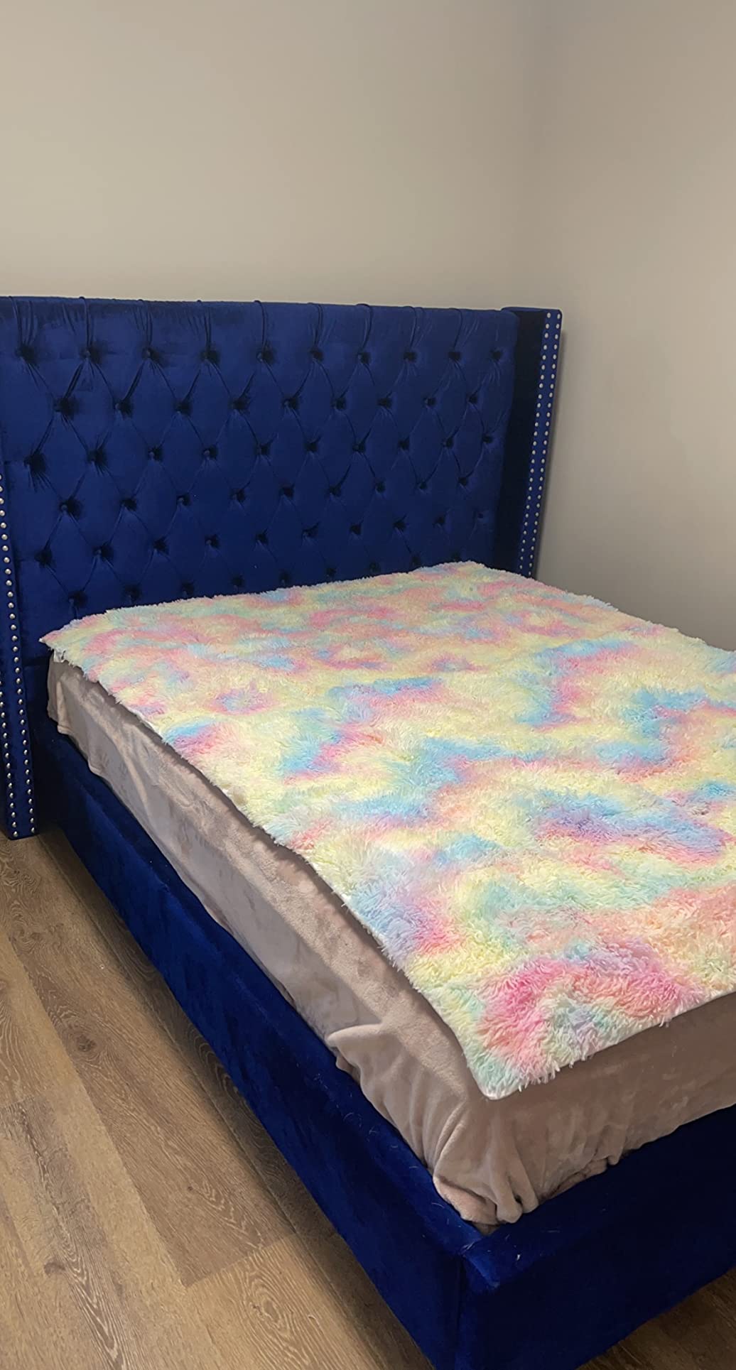 Uttermara Shaggy Faux Fur Weighted Blanket Queen Size, 15 lbs Long Fur Sherpa Soft Fluffy Bed Blanket for Adults, Ultra Cozy Warm Sherpa Throw Full/Queen Size Sofa Bed Blanket, 60 x 80 inches, Black - Customer Photo 1