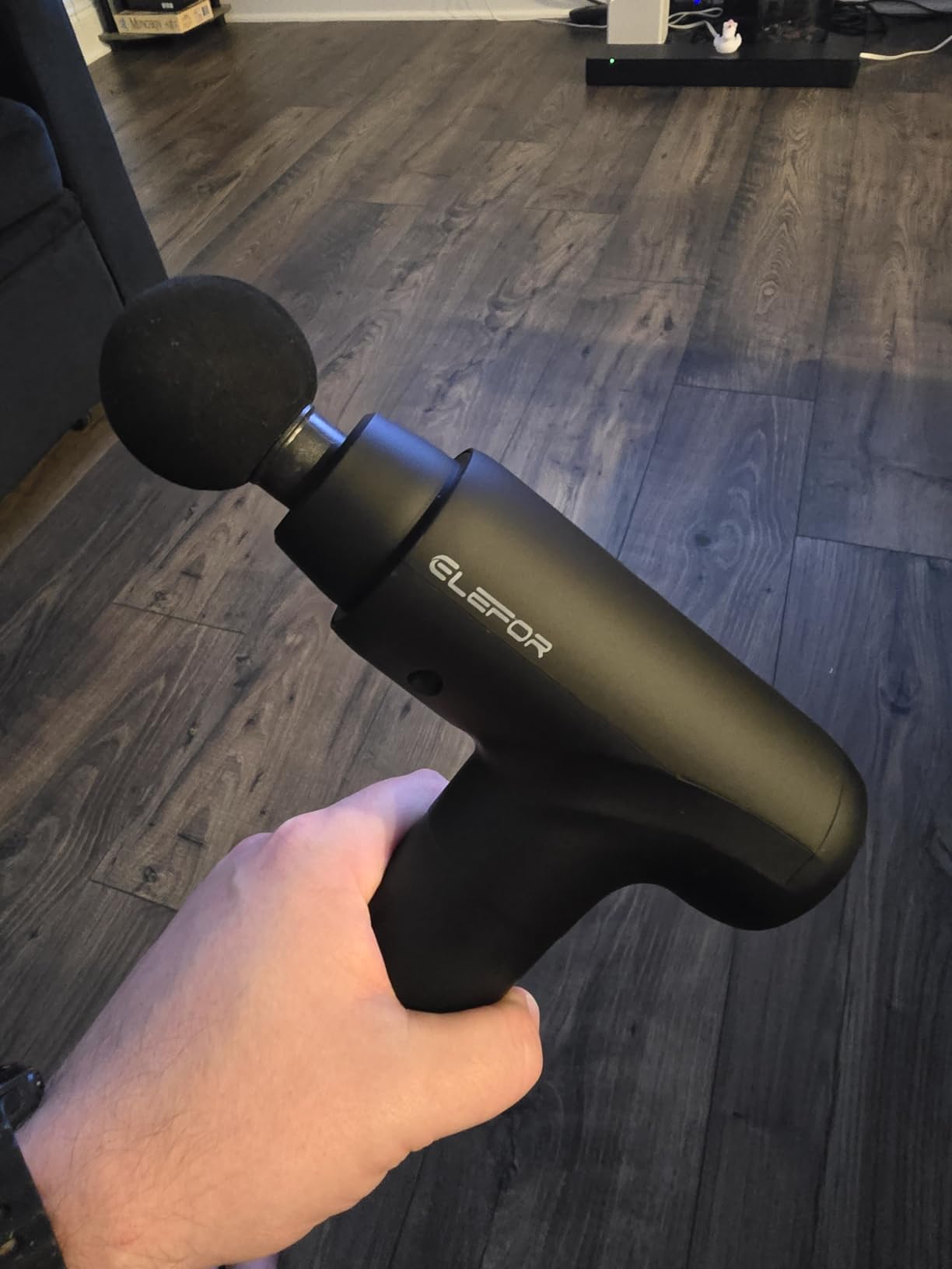 Elefor Massage Gun Deep Tissue,Percussion Back Massager Gun for Athletes Muscle Massage Gun for Pain Relief with 8 Massage Heads & 20 Speeds (Matte Black) - Customer Photo 3