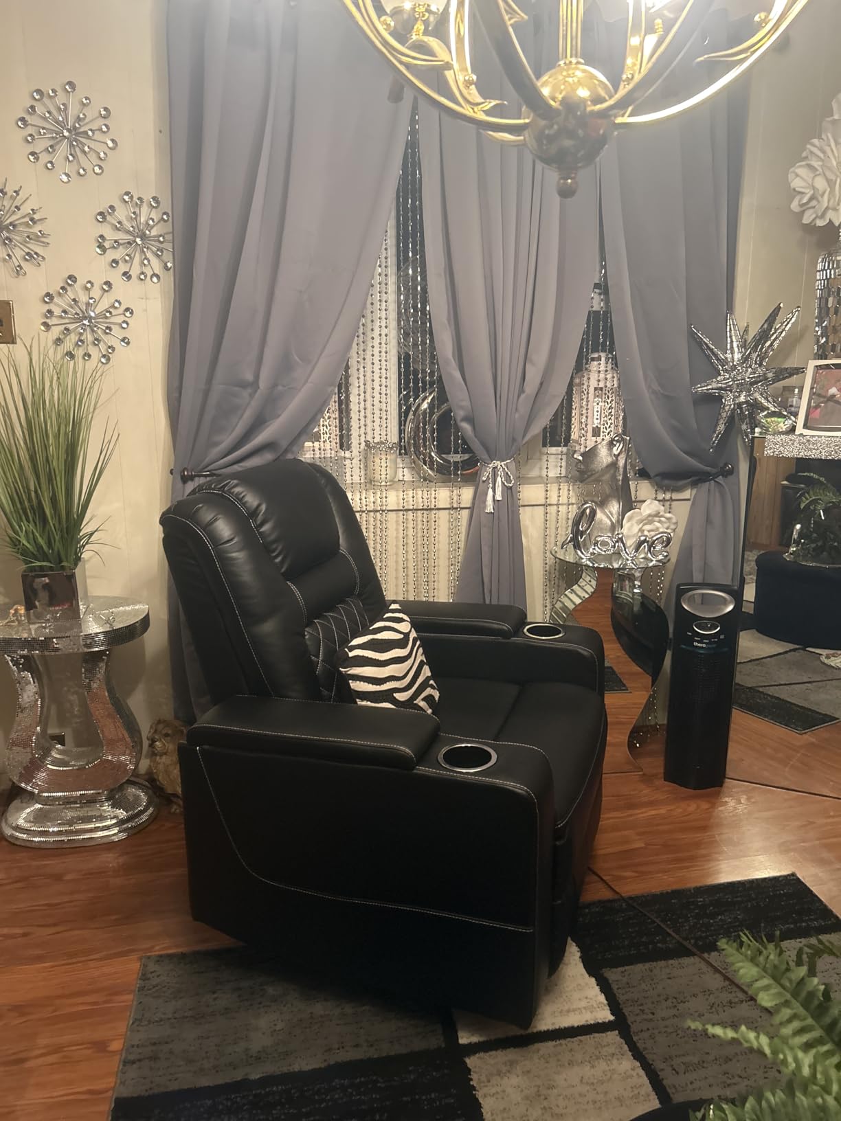 CANMOV Electric Power Recliner Chair with USB Ports and Cup Holders, Breathable Leather Home Theater Seating with Hidden Arm Storage (Black) - Customer Photo 2