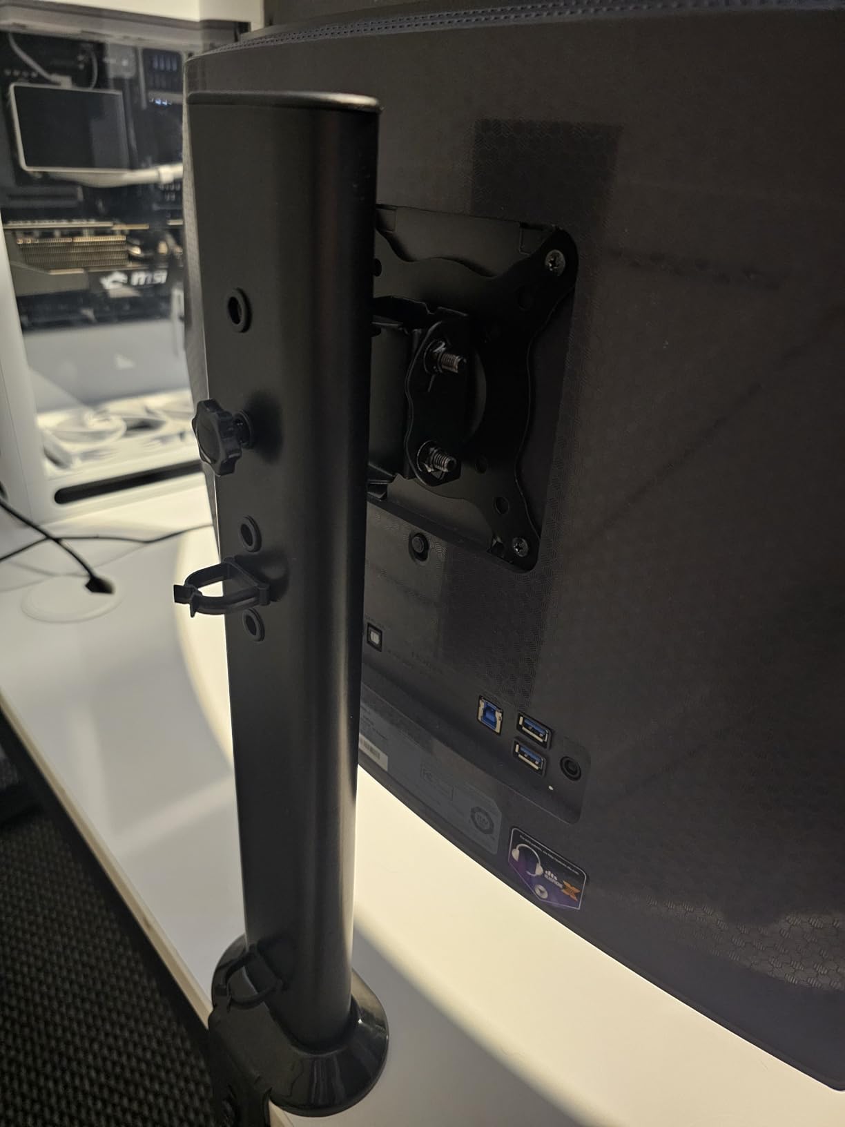 HEMUDU Single Desk Monitor Arm Mount Stand Fit for 13 inch to 32 inch Flat Curved Computer Screen with Swivel, Height Adjustable, Rotation,Holds up to 77lbs, Black Customer Review HEMUDU Single Desk Monitor Arm Mount Stand Fit for 13 inch to 32 inch Flat Curved Computer Screen with Swivel, Height Adjustable, Rotation,Holds up to 77lbs, Black - Customer Photo 1