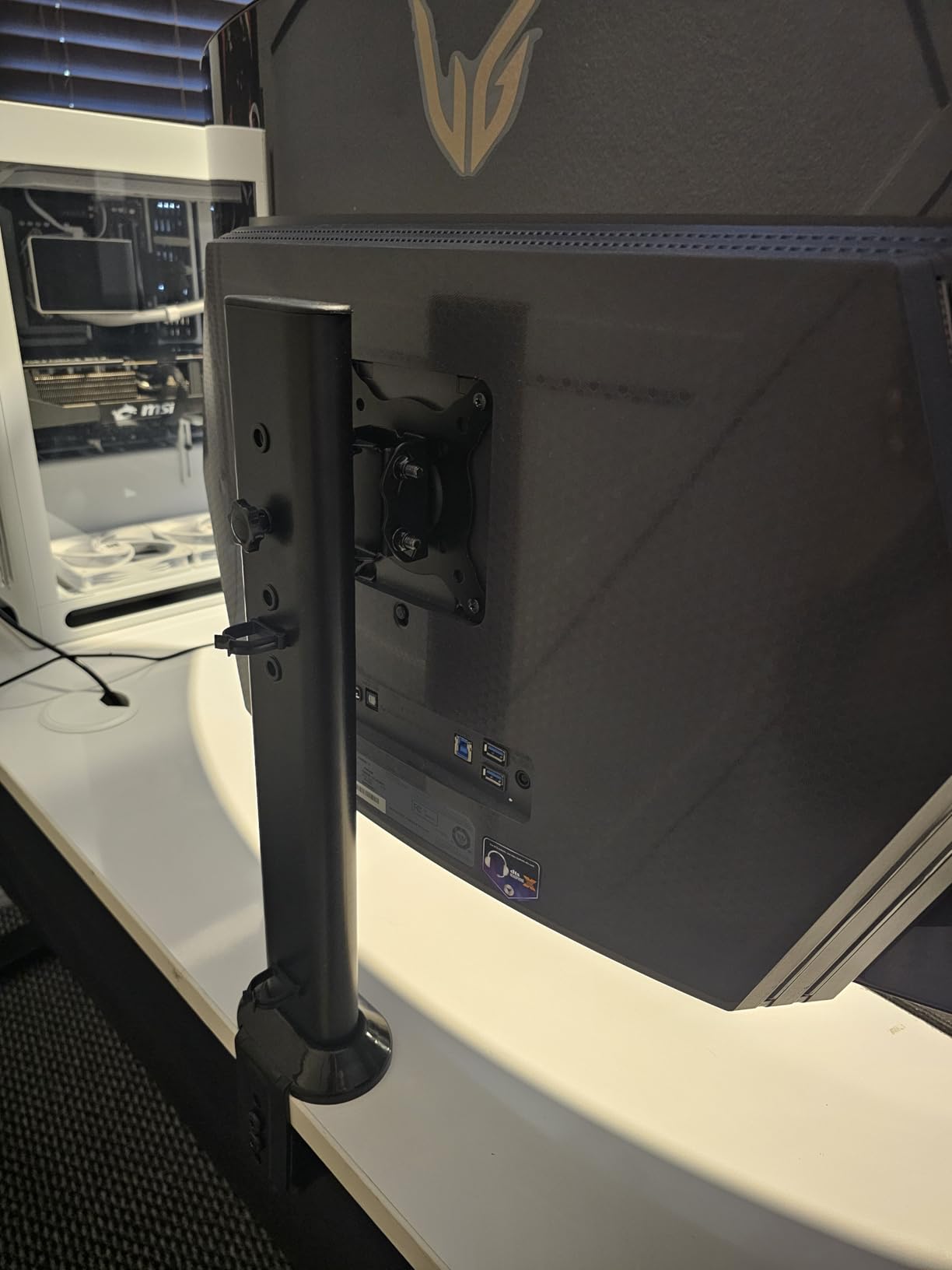 HEMUDU Single Desk Monitor Arm Mount Stand Fit for 13 inch to 32 inch Flat Curved Computer Screen with Swivel, Height Adjustable, Rotation,Holds up to 77lbs, Black Customer Review HEMUDU Single Desk Monitor Arm Mount Stand Fit for 13 inch to 32 inch Flat Curved Computer Screen with Swivel, Height Adjustable, Rotation,Holds up to 77lbs, Black - Customer Photo 2