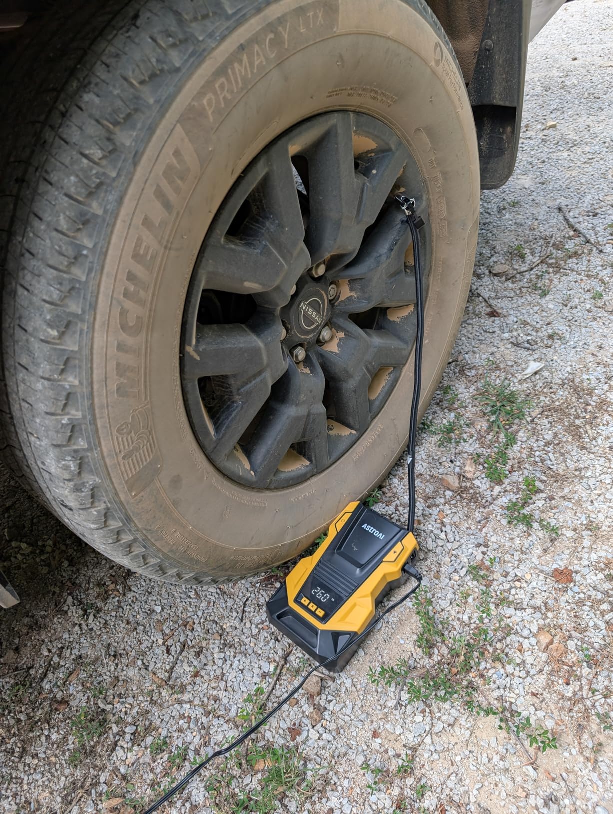 AstroAI AC/DC Tire Inflator Portable Air Compressor for Car, Air Pump for Car Tires, Car Accessories 150PSI with LED Light for Cars, Balls, Motorcycles, and Other Inflatables - Customer Photo 2