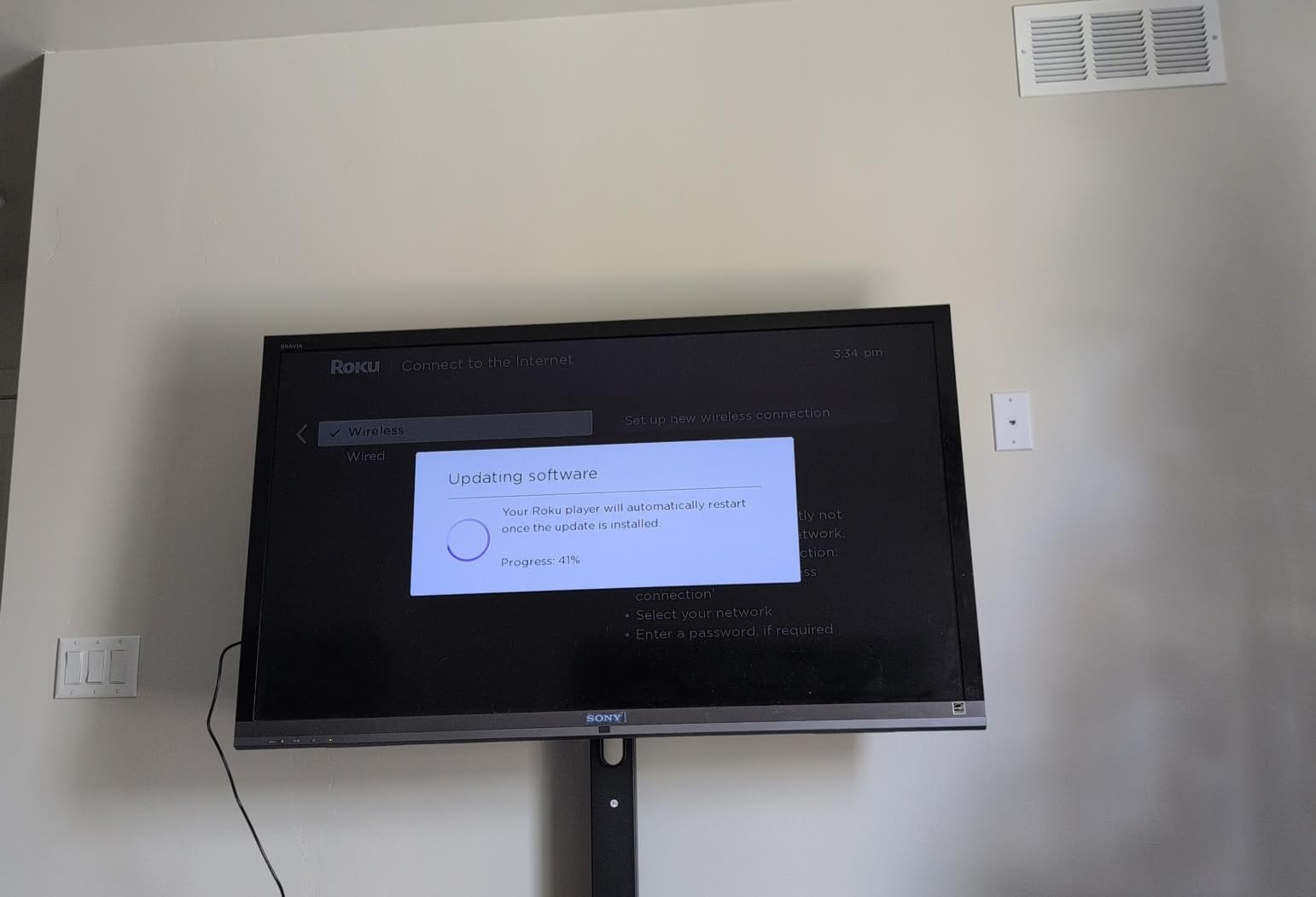 Ultra LT (2023) HD/4K/HDR Dolby Vision Quad-Core Streaming Player with HDMI Cable, Headphones, Voice Remote w/ Private Listening, Ethernet - Customer Photo 2