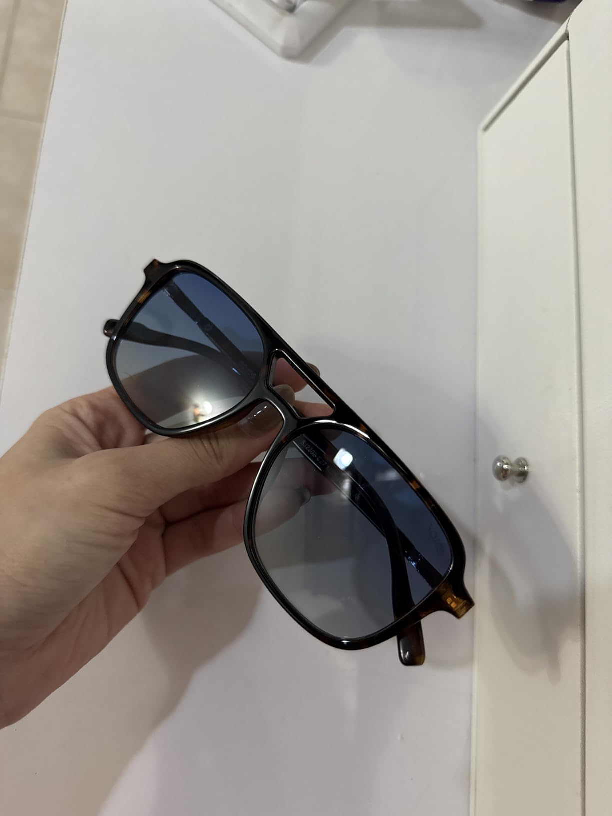 SOJOS Retro Aviator Sunglasses for Women Men,Trendy Rectangle Womens Mens Shades Sun Glasses SJ2202 Customer Review SOJOS Retro Aviator Sunglasses for Women Men,Trendy Rectangle Womens Mens Shades Sun Glasses SJ2202 - Customer Photo 4