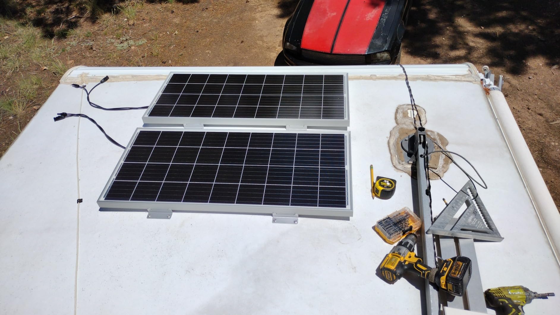 ECO-WORTHY 200 Watts 12 Volt/24 Volt Solar Panel Kit with High Efficiency Monocrystalline Solar Panel and 30A PWM Charge Controller for RV, Camper, Vehicle, Caravan and Other Off Grid Applications - Customer Photo 2