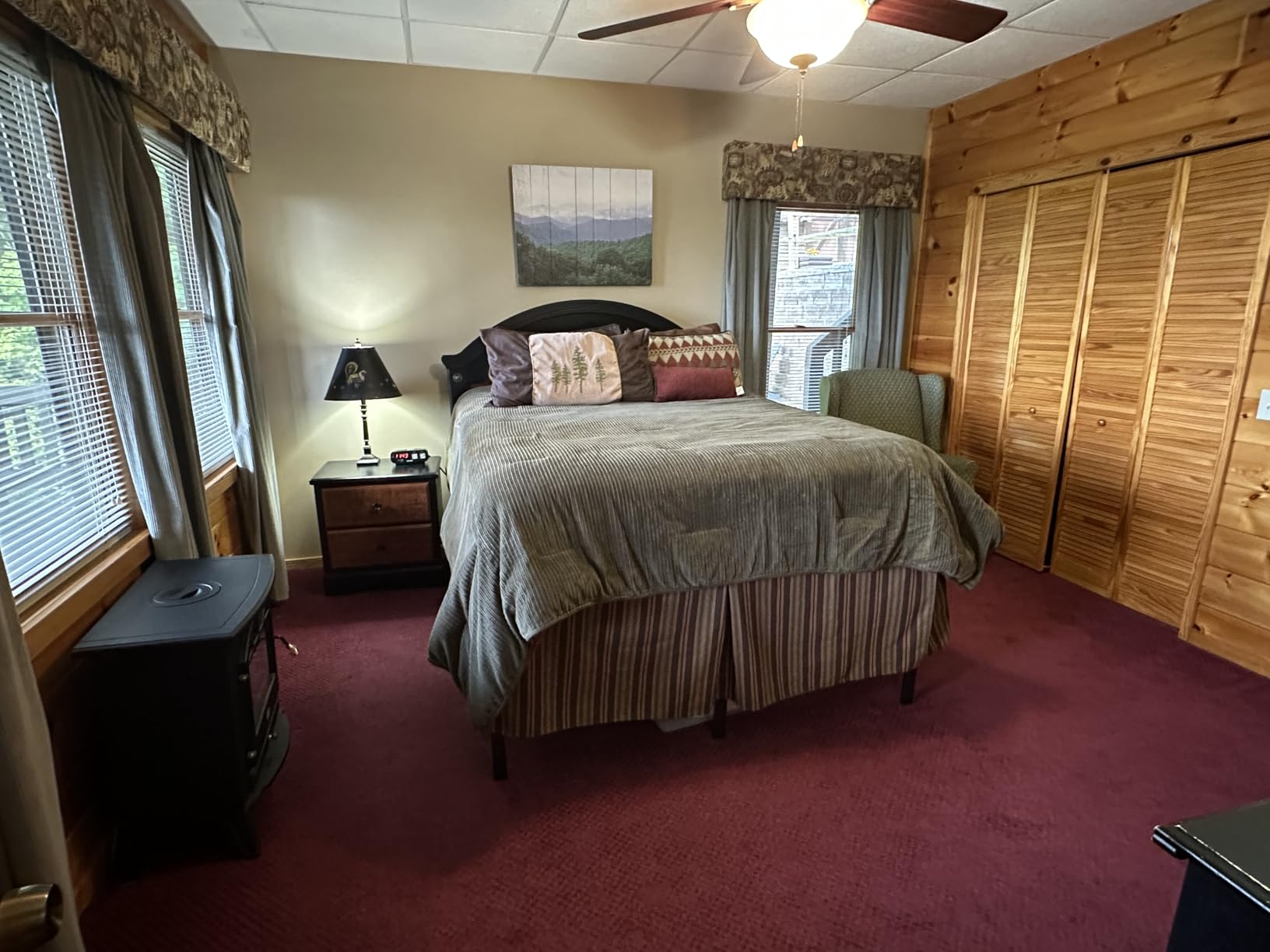 EMODA Queen Bed Frame No Box Spring Needed 18 Inch Heavy Duty Metal Tall Platform Bed Frame Queen Size with Large Storage Space, Easy Assembly, Black - Customer Photo 2