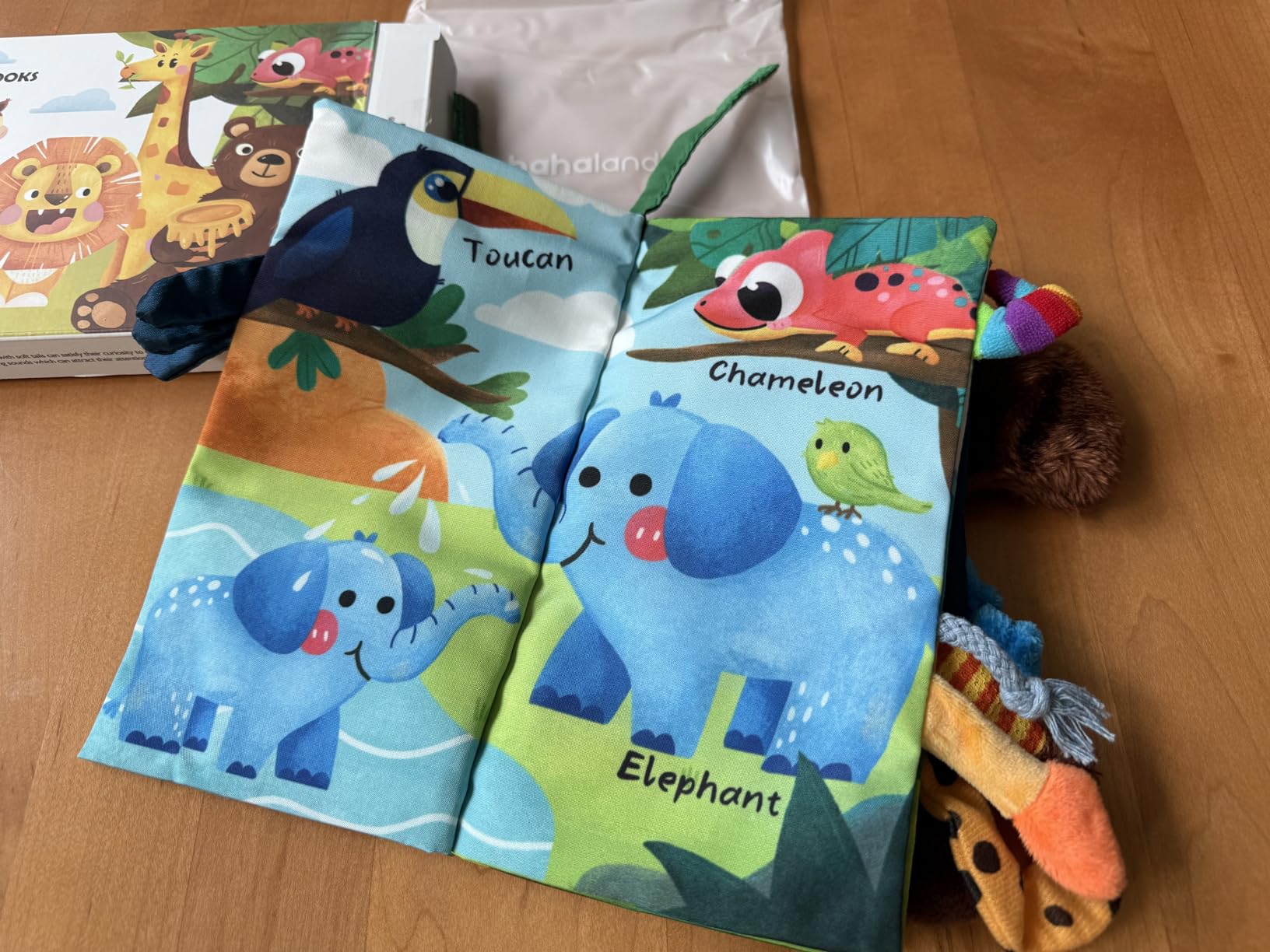 hahaland Baby Books 0-6 Months,Infant Tummy Time Toy Sensory Toys 6 to 12 Months Touch Feel Book Travel Toy Gifts for Boy Girl 0-3 Month Baby Shower Christmas Birthday Gifts Stocking Stuffers (Single) - Customer Photo 2