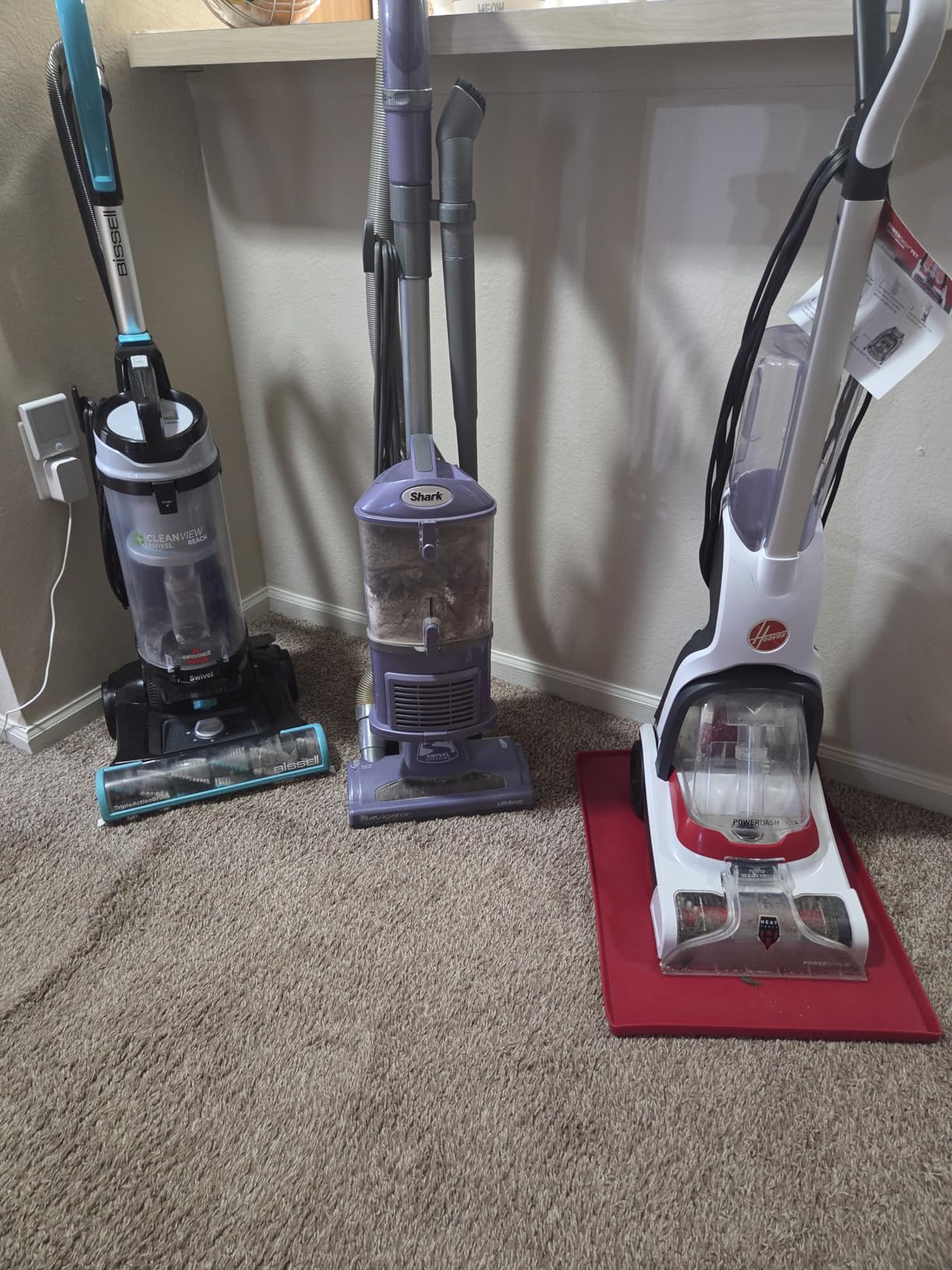 Hoover PowerDash Pet+ Compact Carpet Cleaner Machine, Lightweight Carpet Shampooer Machine, Includes Storage Mat, Pair with a Hoover Carpet Cleaner Solution for a Bright, Refreshed Home - Customer Photo 1